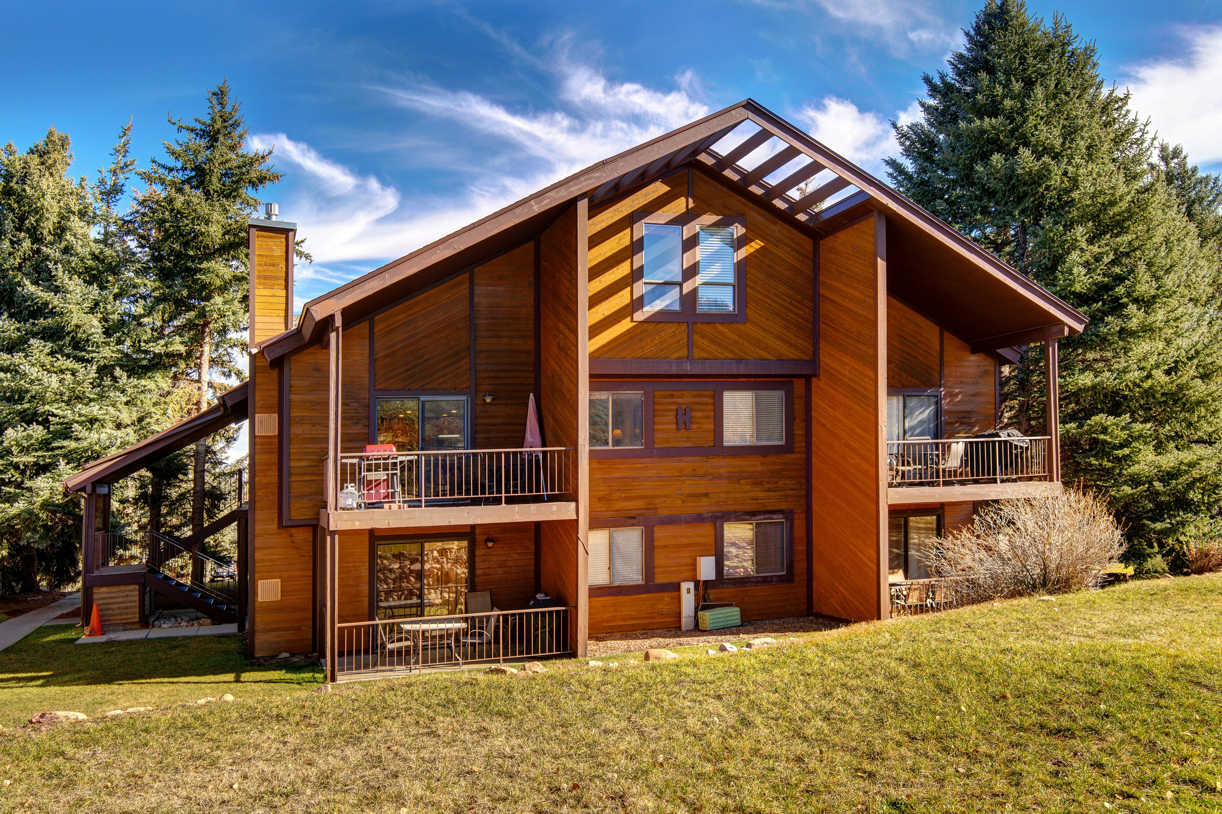 H8 Red Pine Paradise Loft at Canyons Village