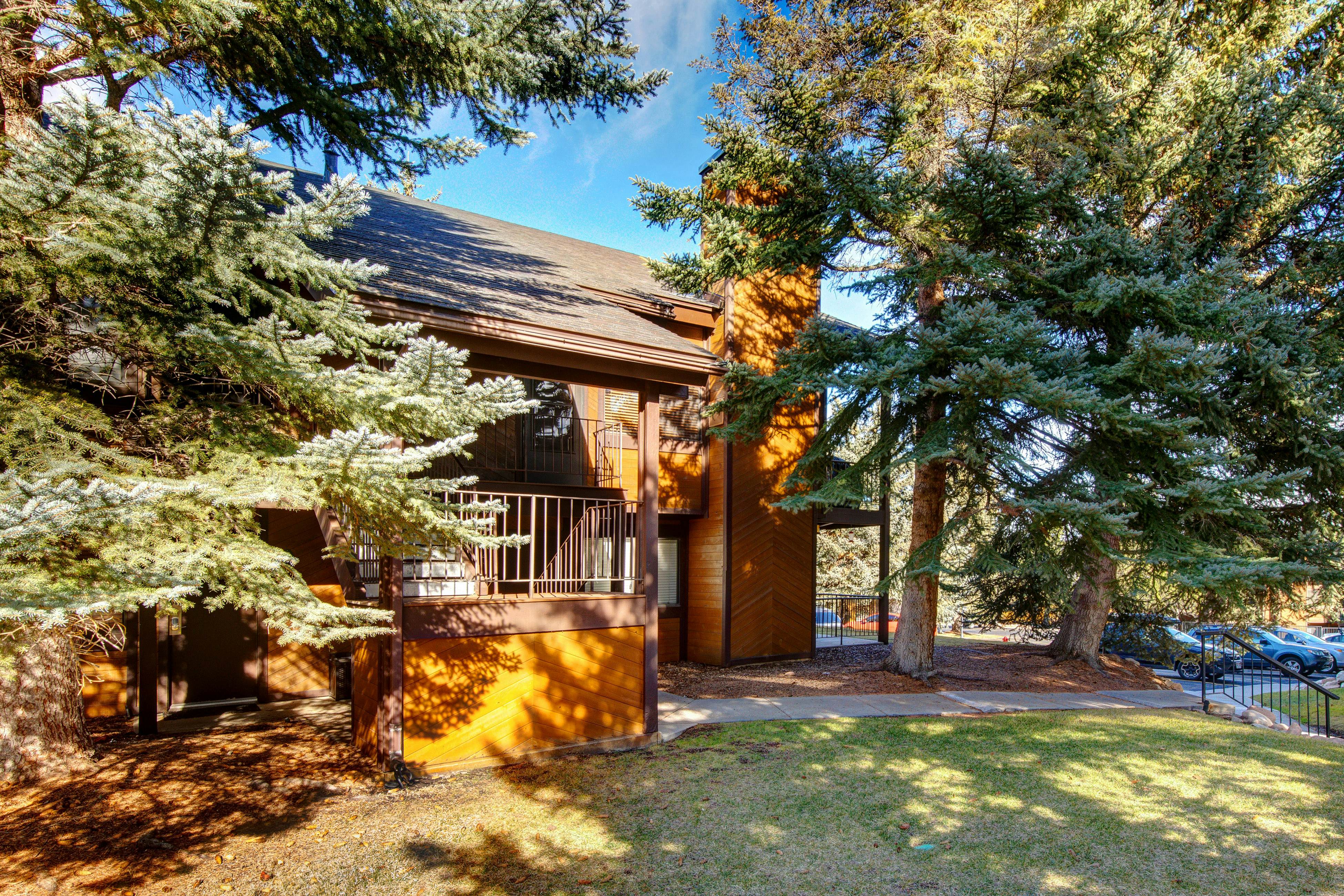 H8 Red Pine Paradise Loft at Canyons Village