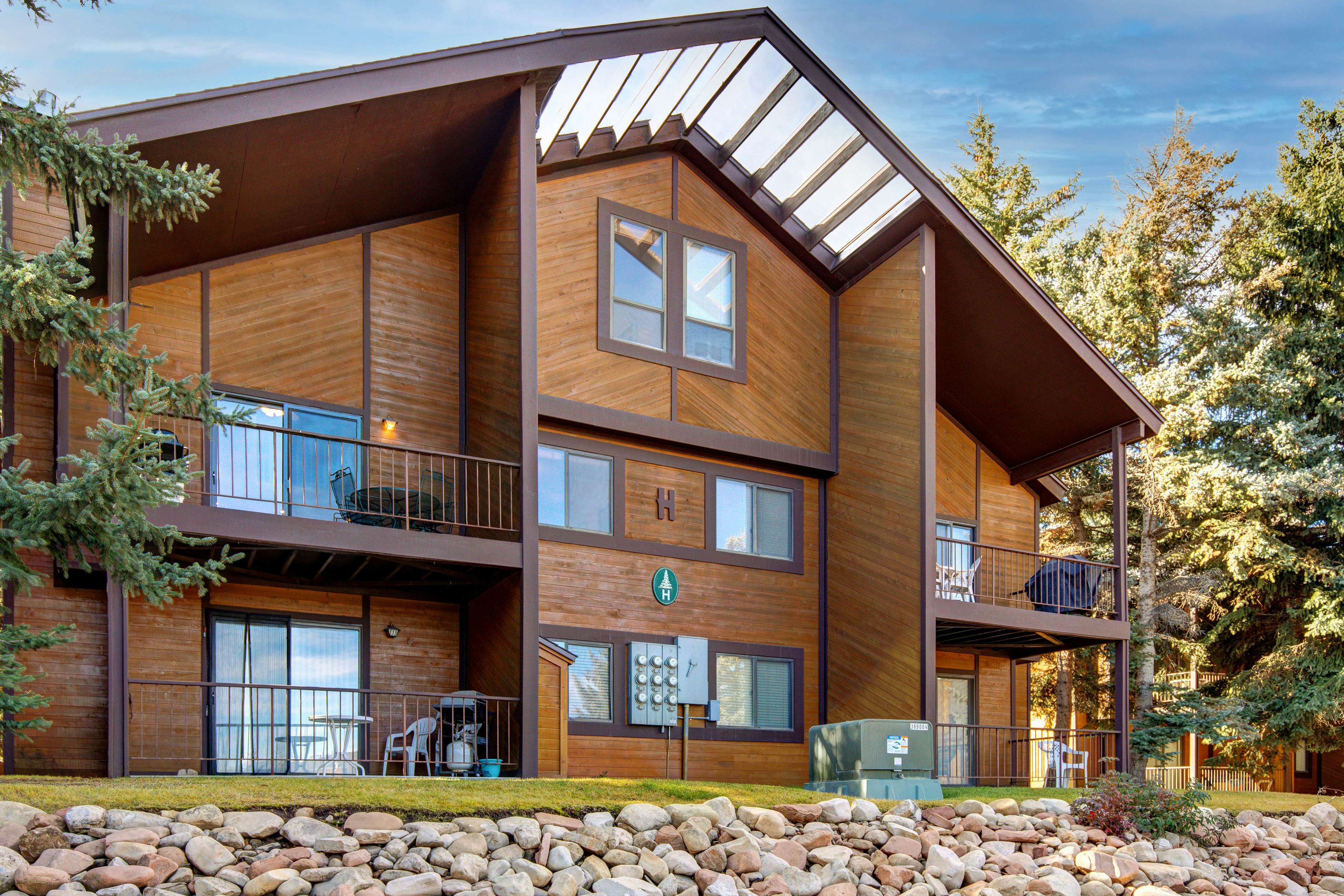 H8 Red Pine Paradise Loft at Canyons Village