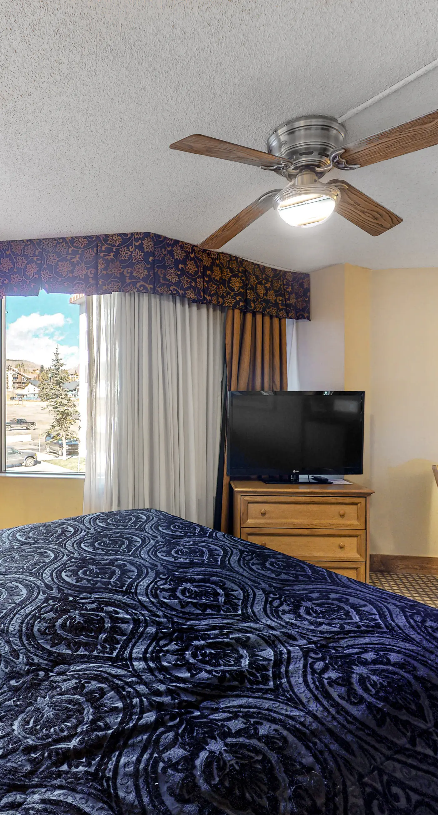 Crested Butte's Dream Studio GL270