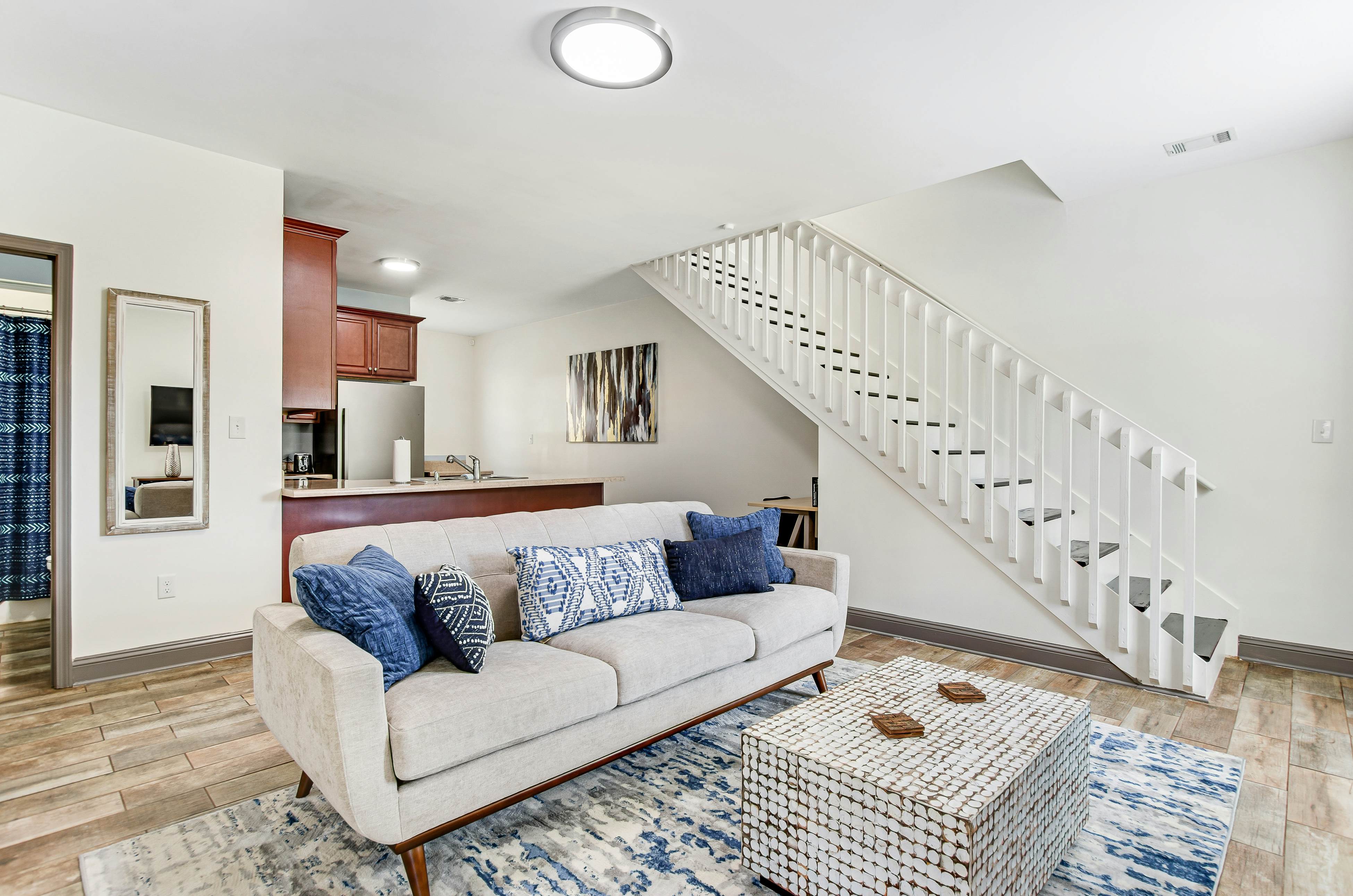 Cozy Charmer in Town