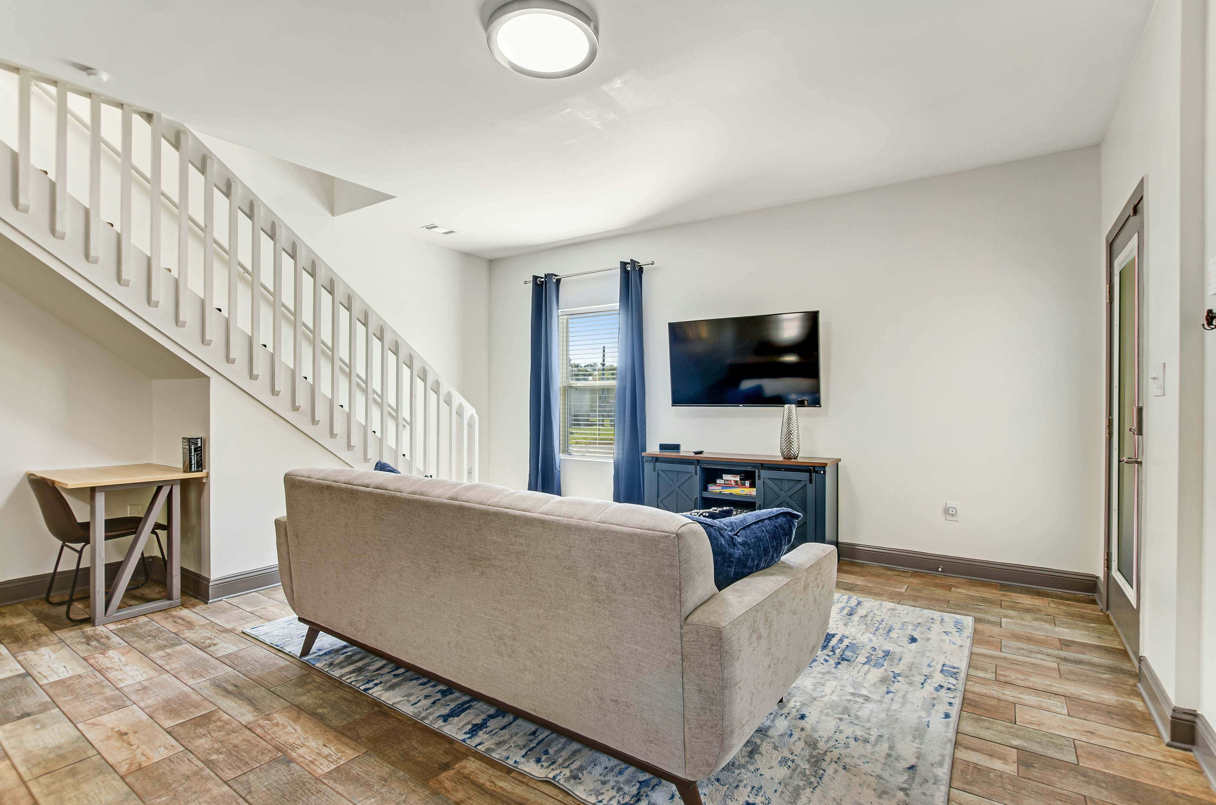 Cozy Charmer in Town