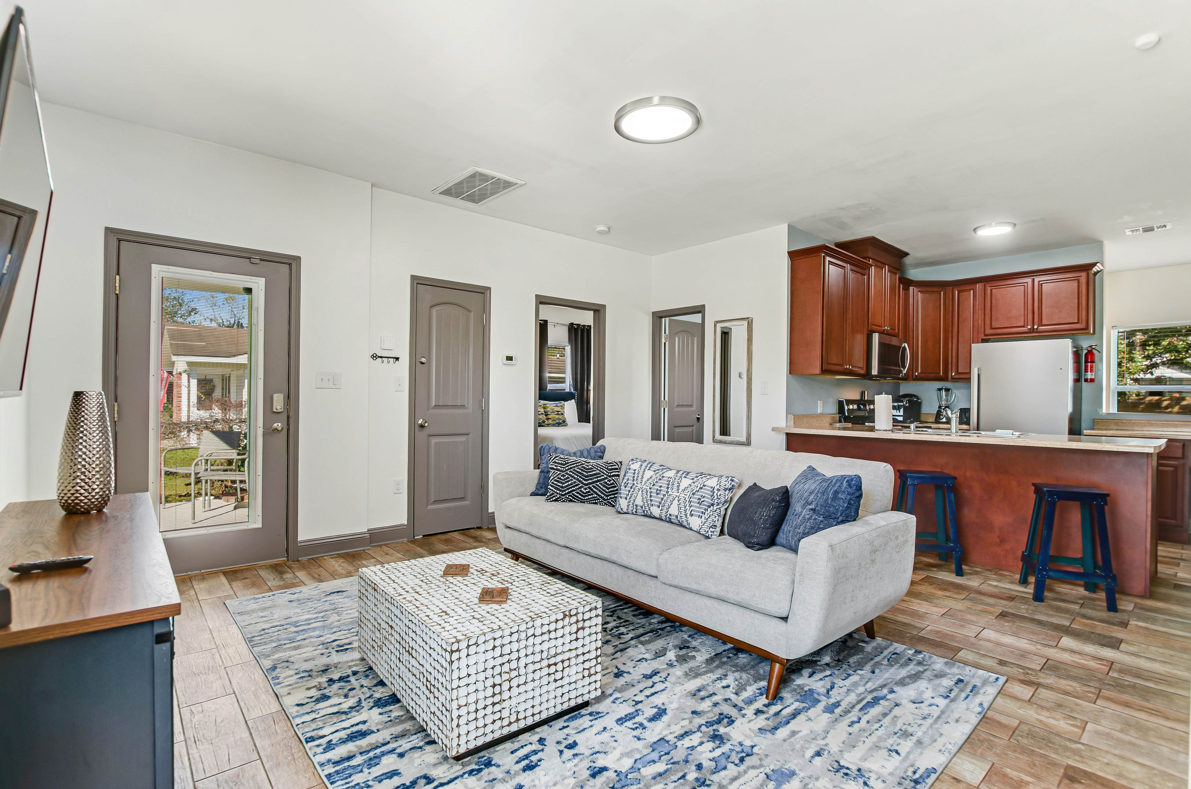 Cozy Charmer in Town