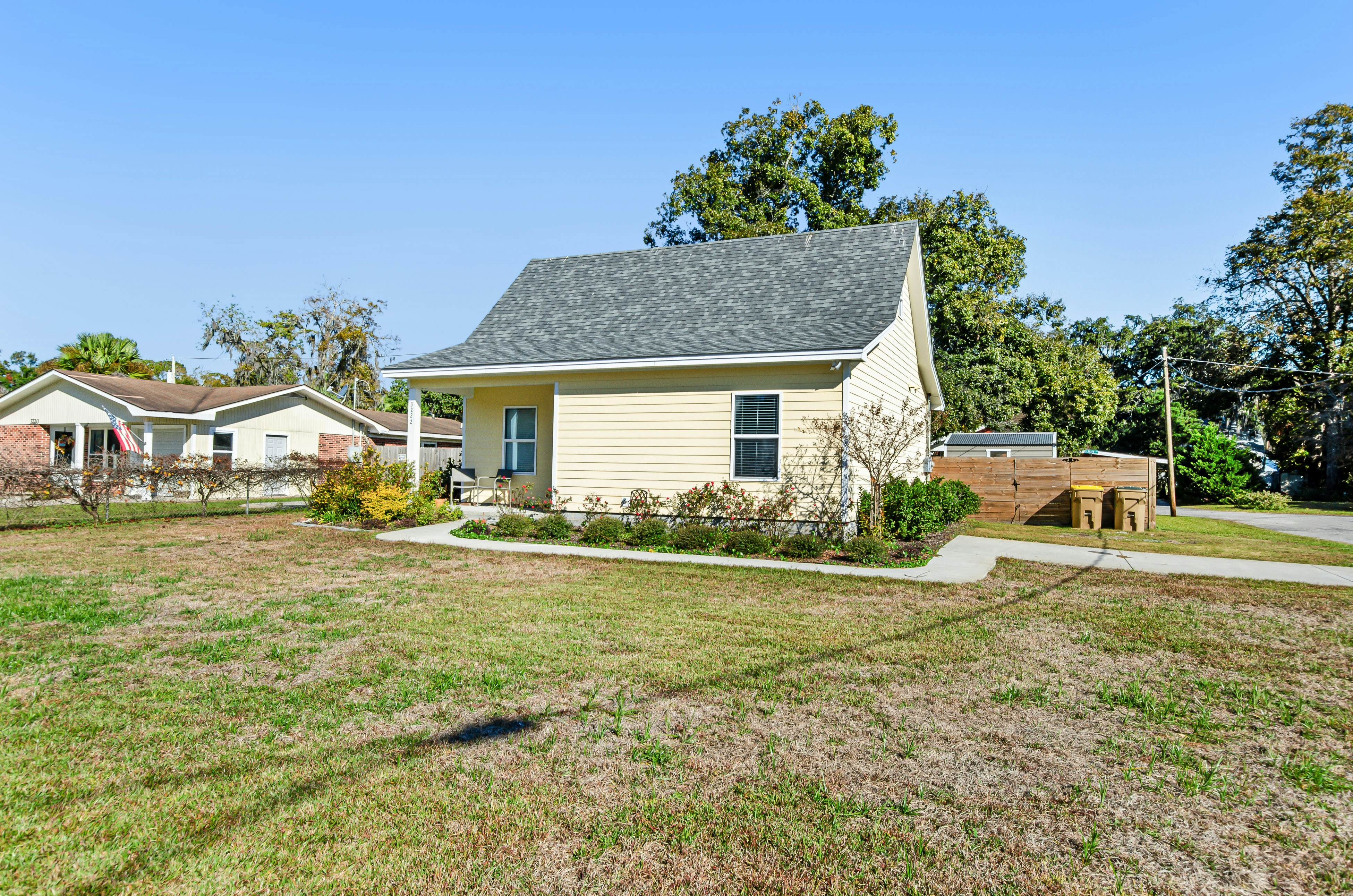 Cozy Charmer in Town