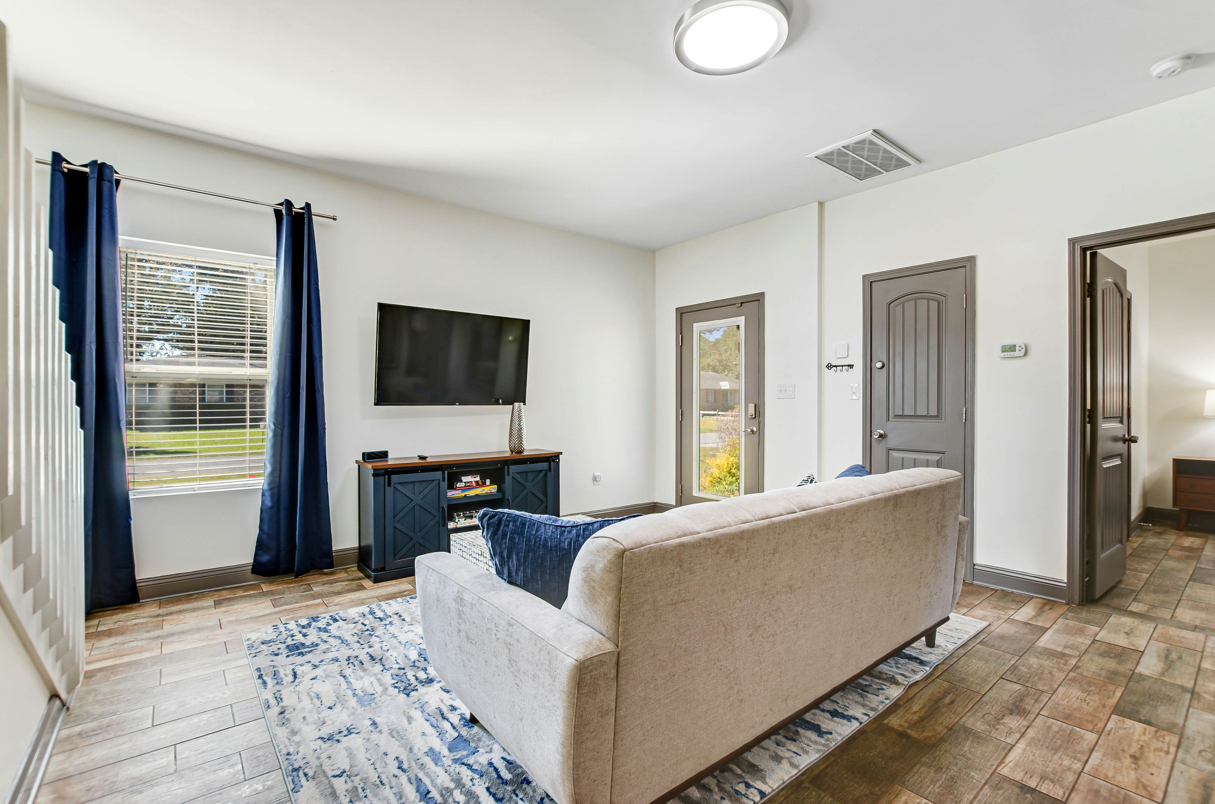 Cozy Charmer in Town