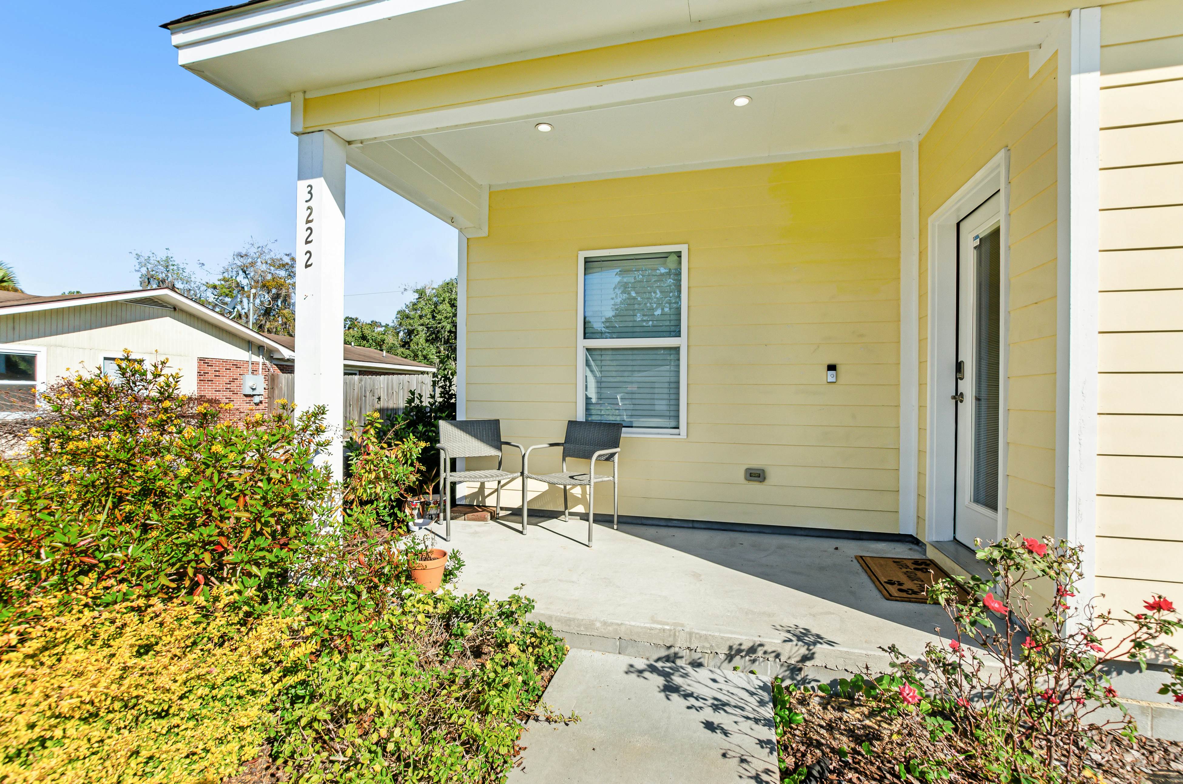 Cozy Charmer in Town