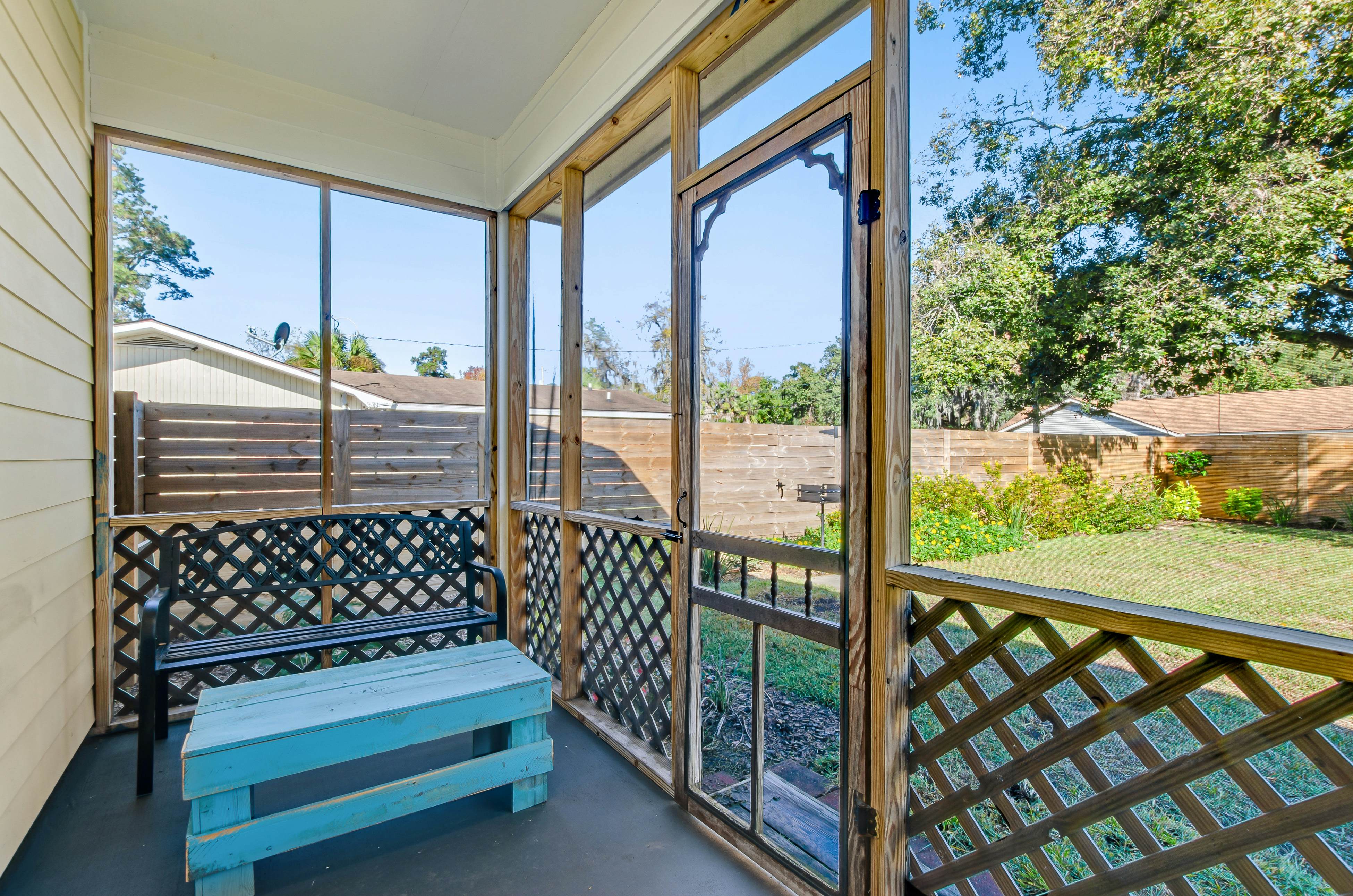 Cozy Charmer in Town