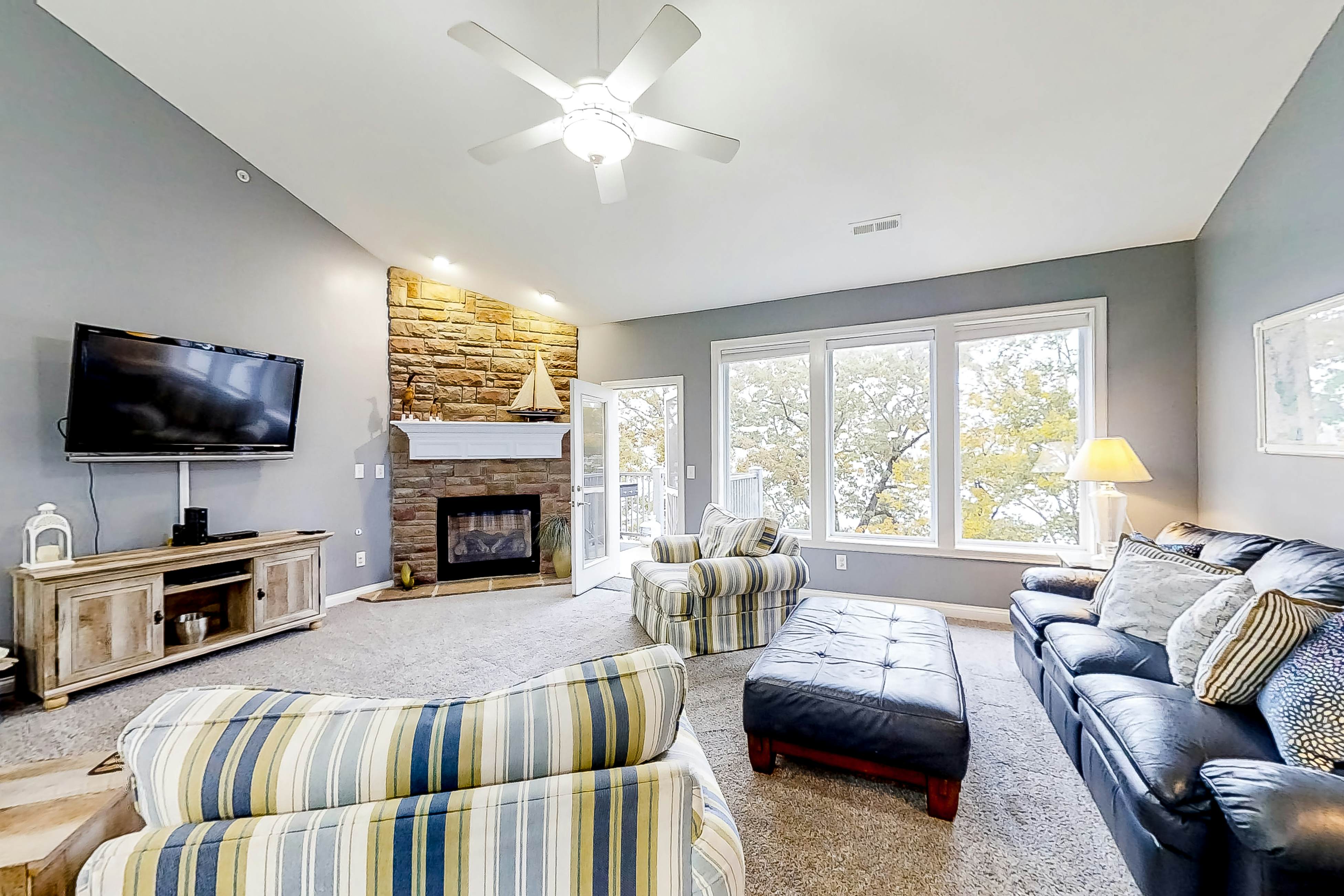 Norris Lake Cabin Rentals, Waterfront Rentals, Lake Houses Vacasa