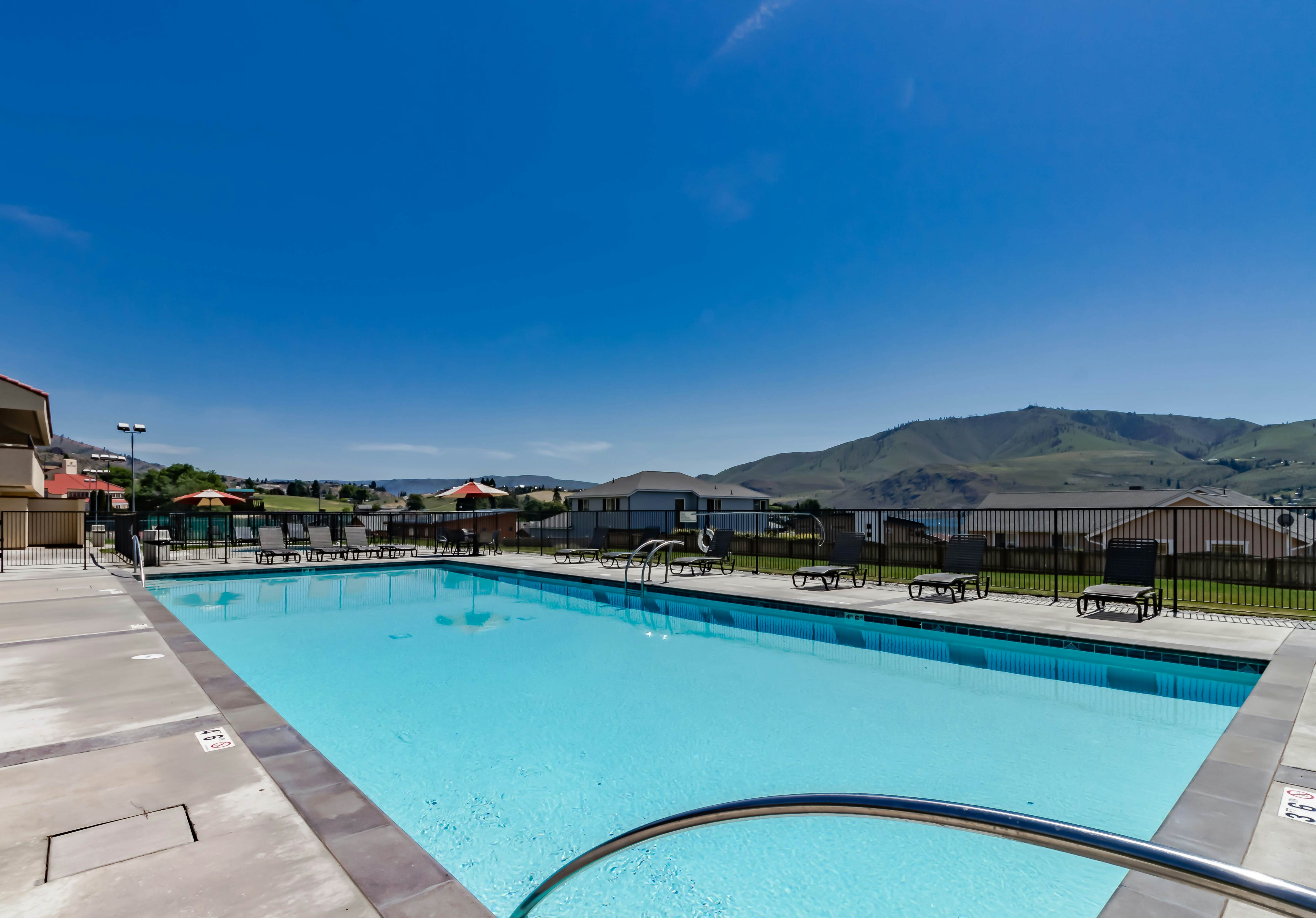 Lake Chelan Shores - Water's Edge Escape #2-2