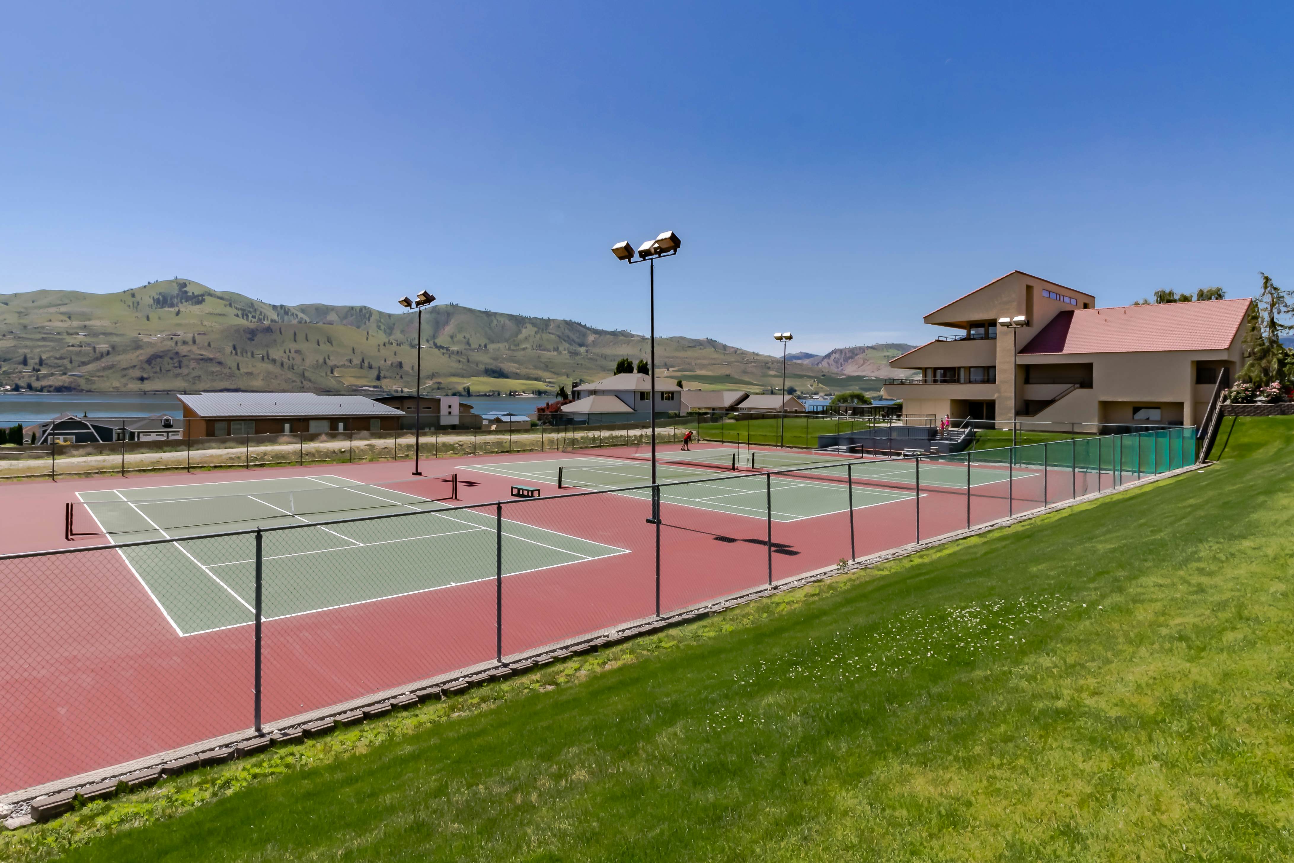 Lake Chelan Shores - Water's Edge Escape #2-2