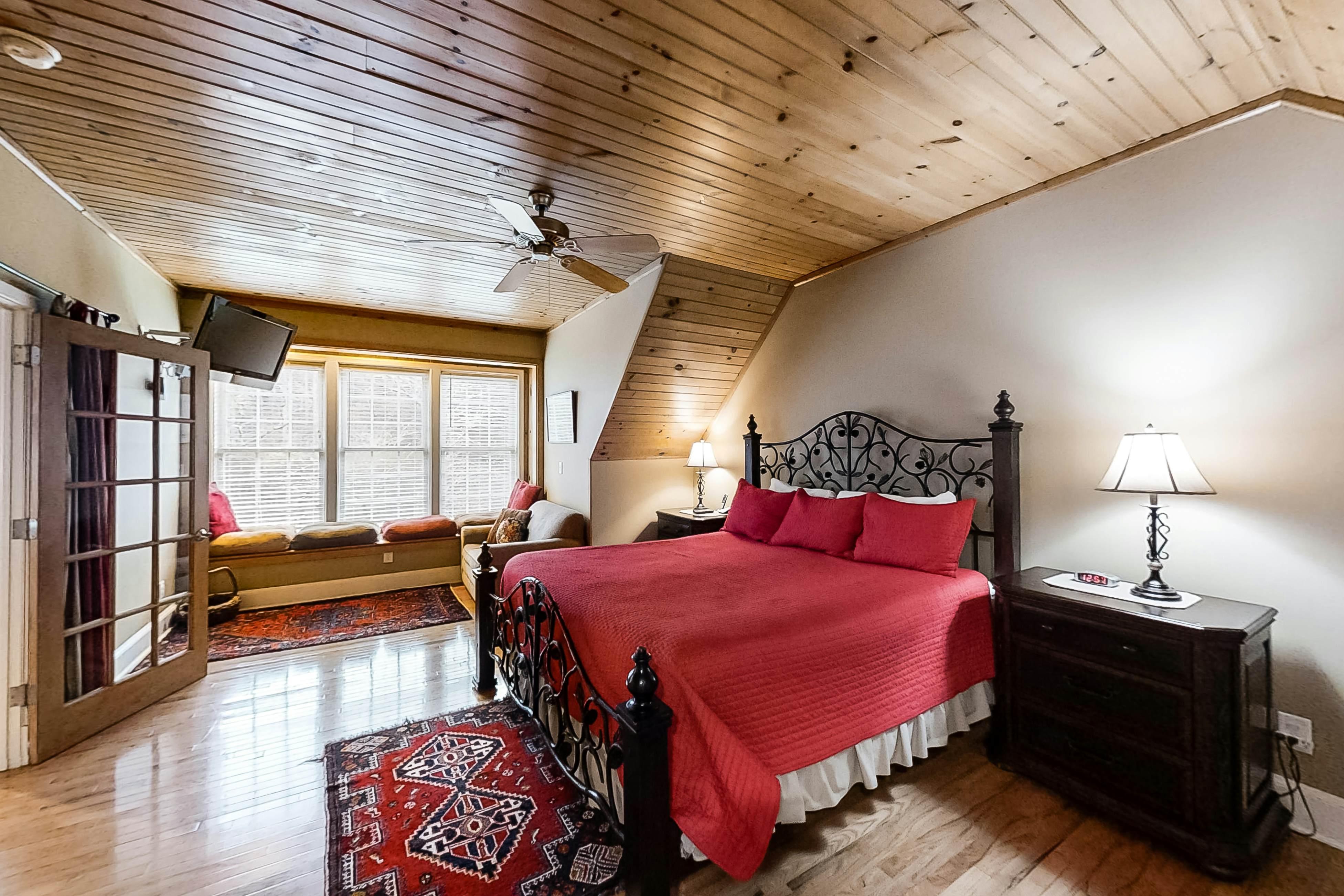 Above the River 3 BD Sylva, NC Vacation Rental Vacasa