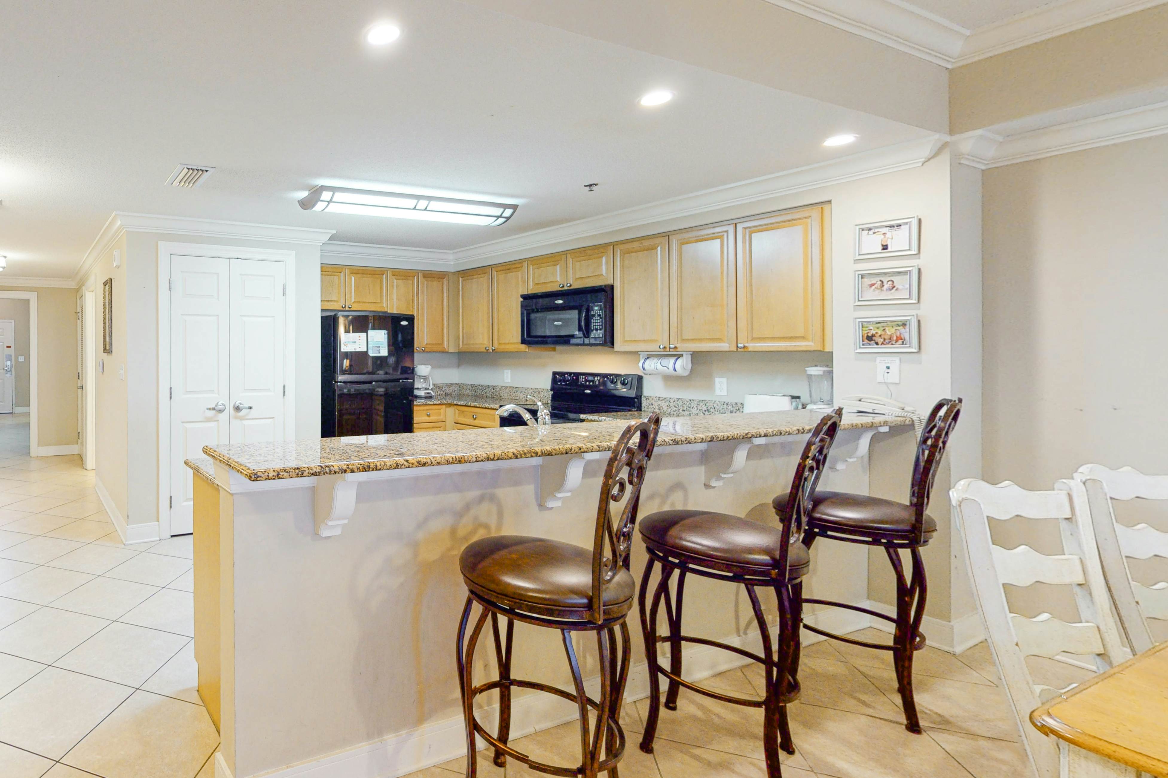 Escapes to the Shores 804