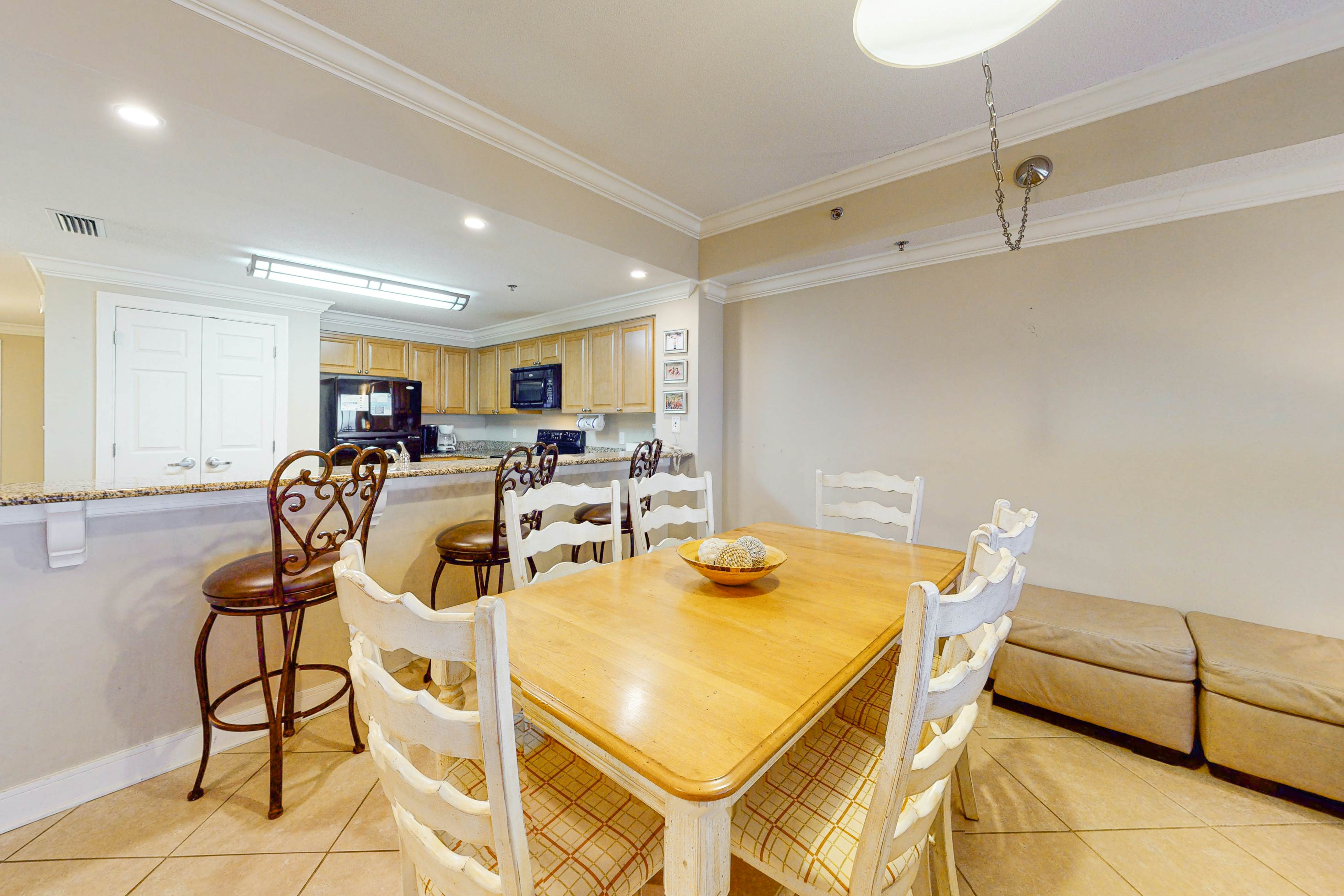 Escapes to the Shores 804