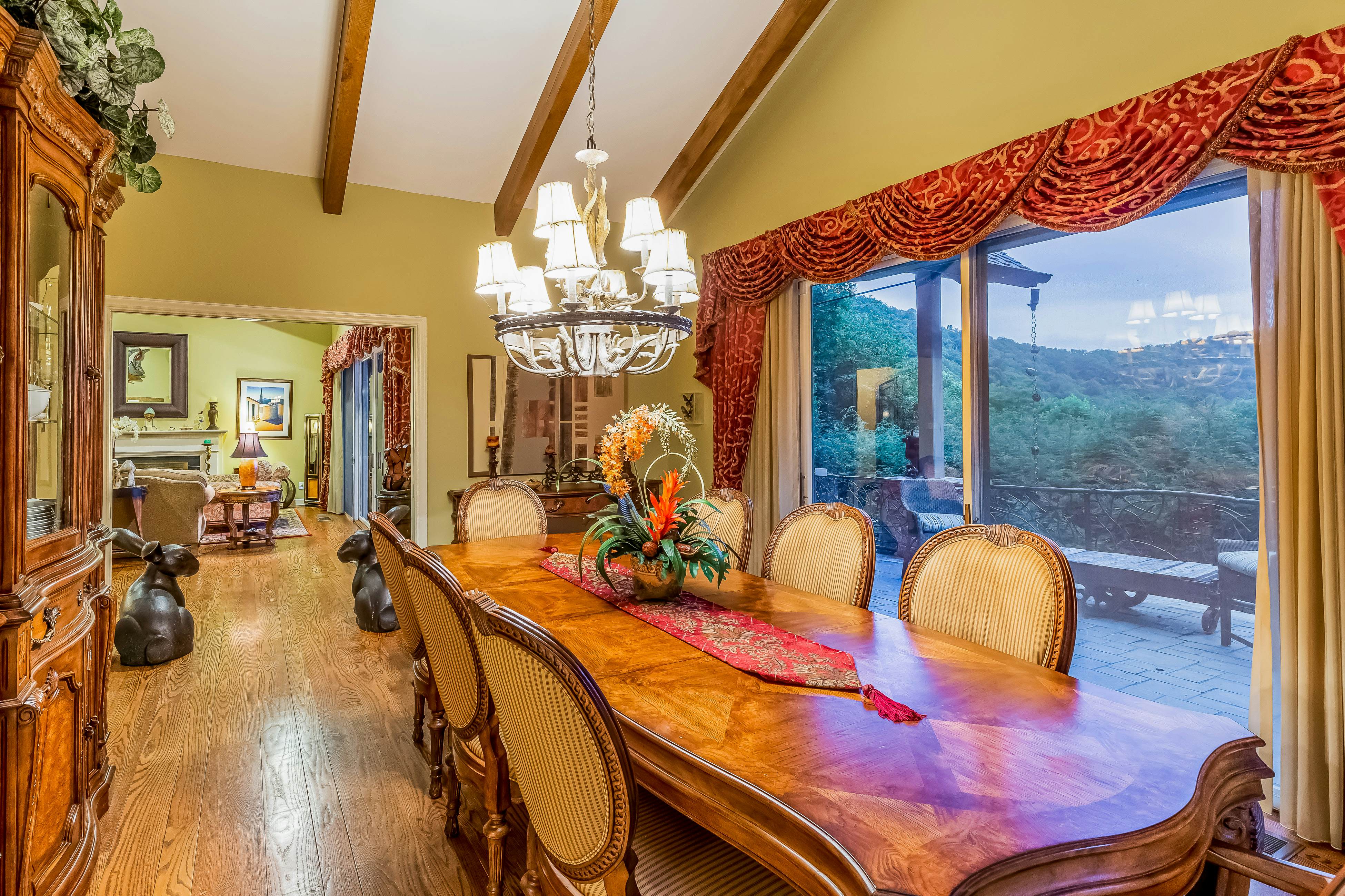 Eagles Nest at Big Bear Estates 6 BD Waynesville, NC Vacation Rental