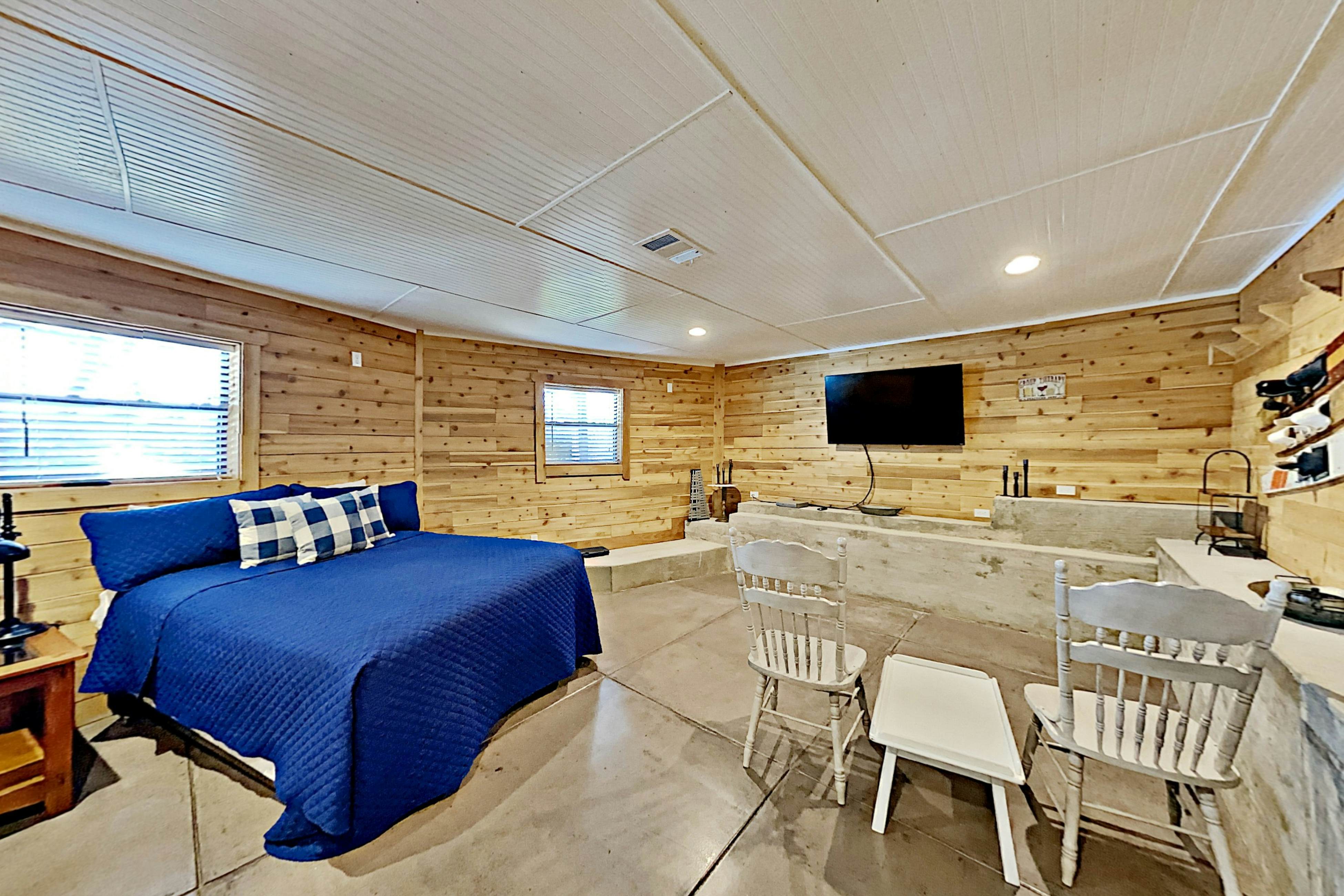 Opulent Waterfront 118B 4 BD TX Vacation Rental Vacasa