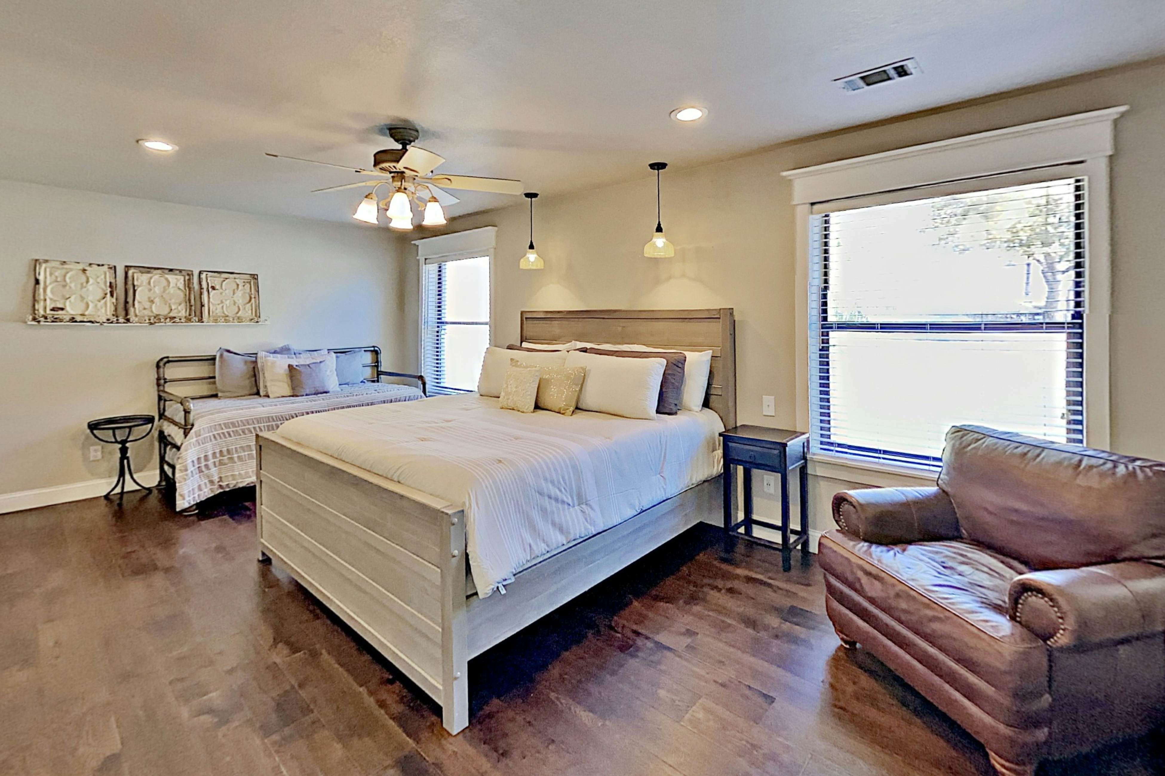 Opulent Waterfront 118B 4 BD TX Vacation Rental Vacasa