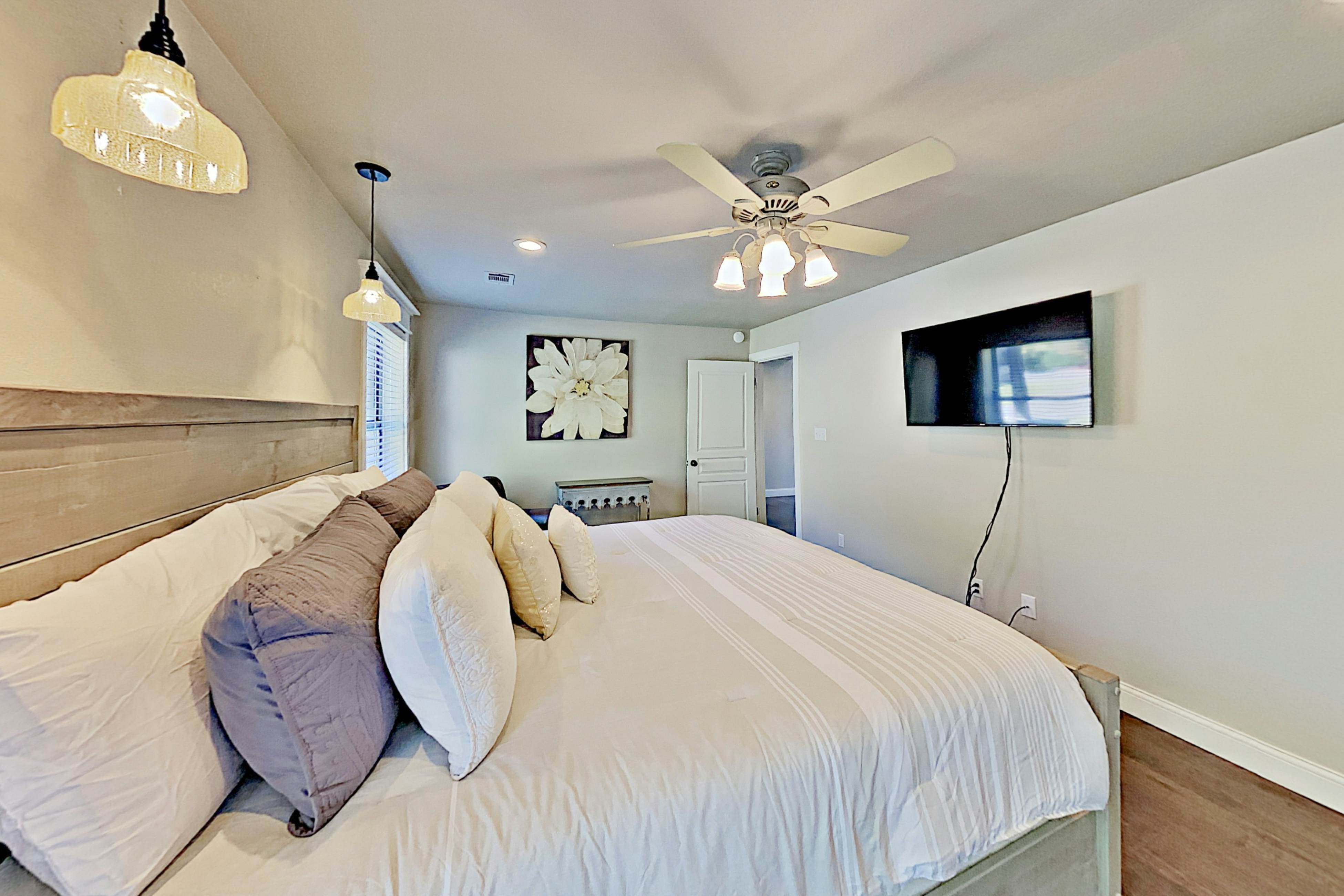 Opulent Waterfront 118B 4 BD TX Vacation Rental Vacasa