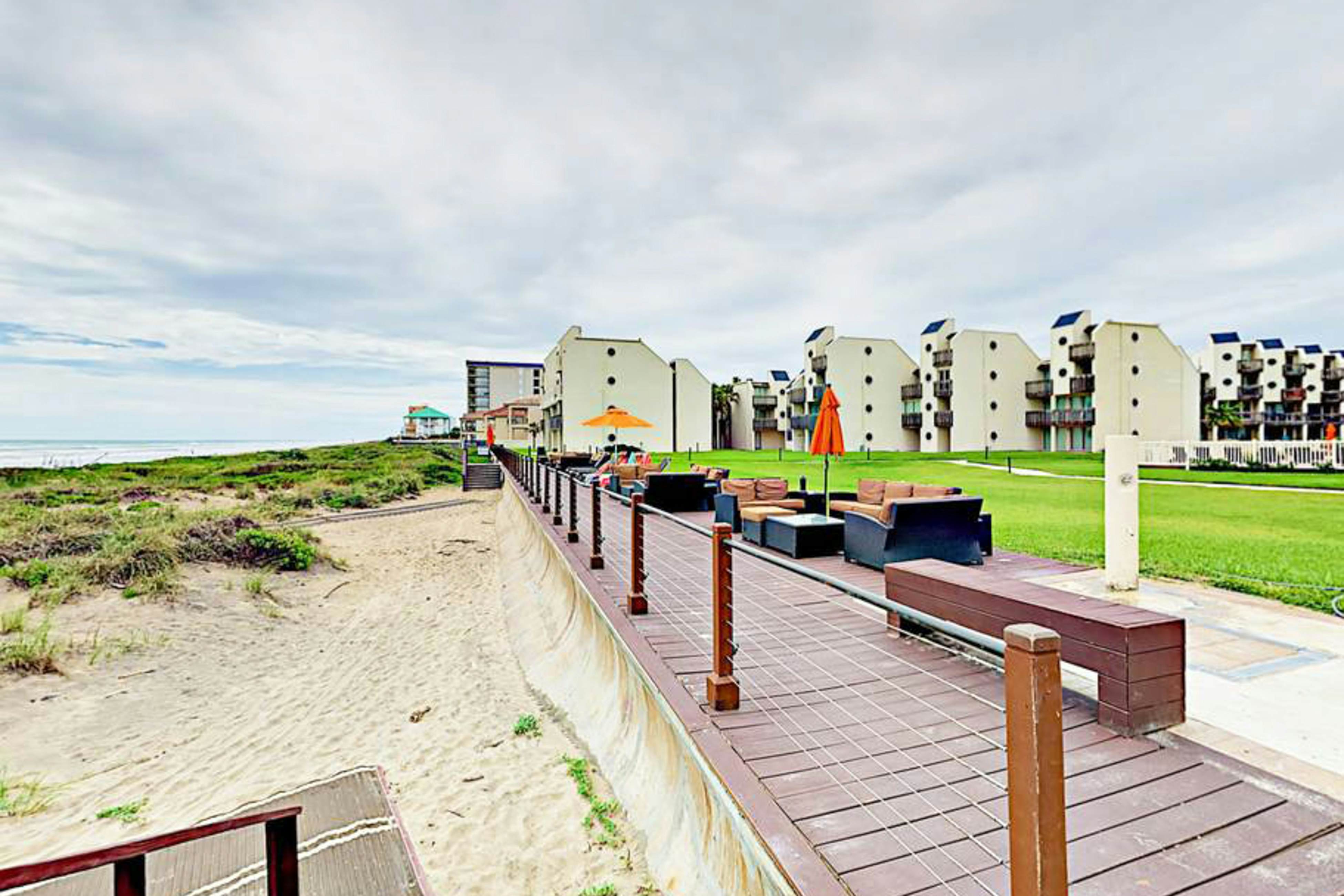 Solare Garden Villa 875F