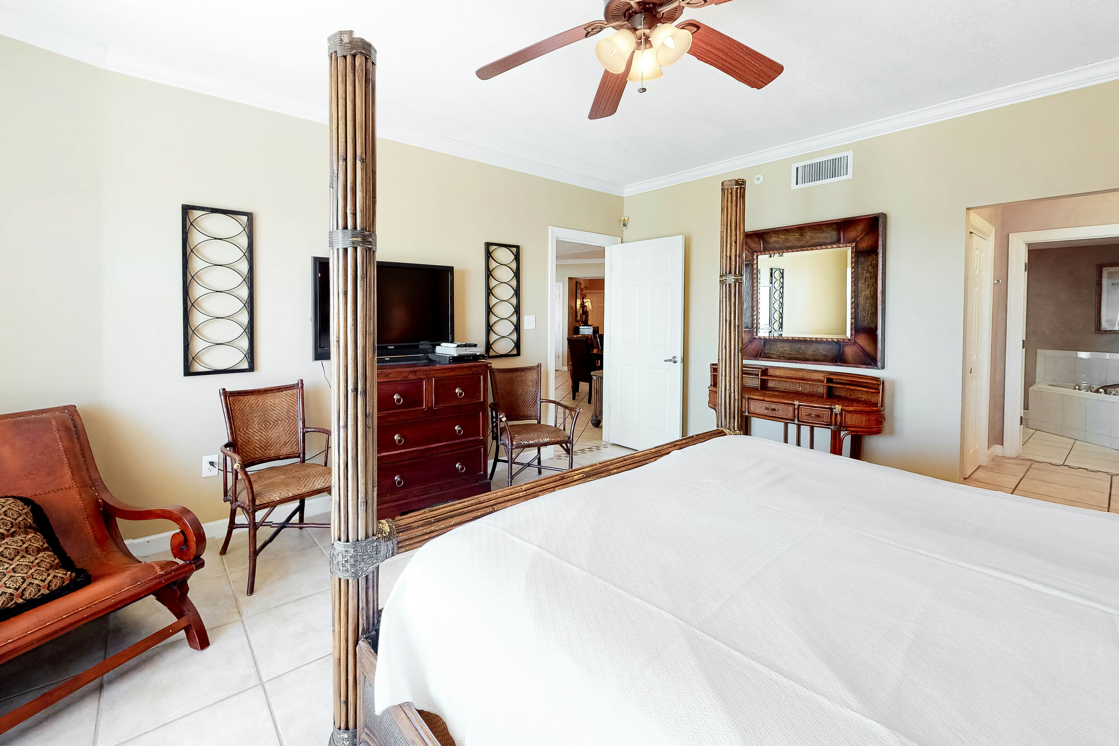 Admirals Quarters 1005