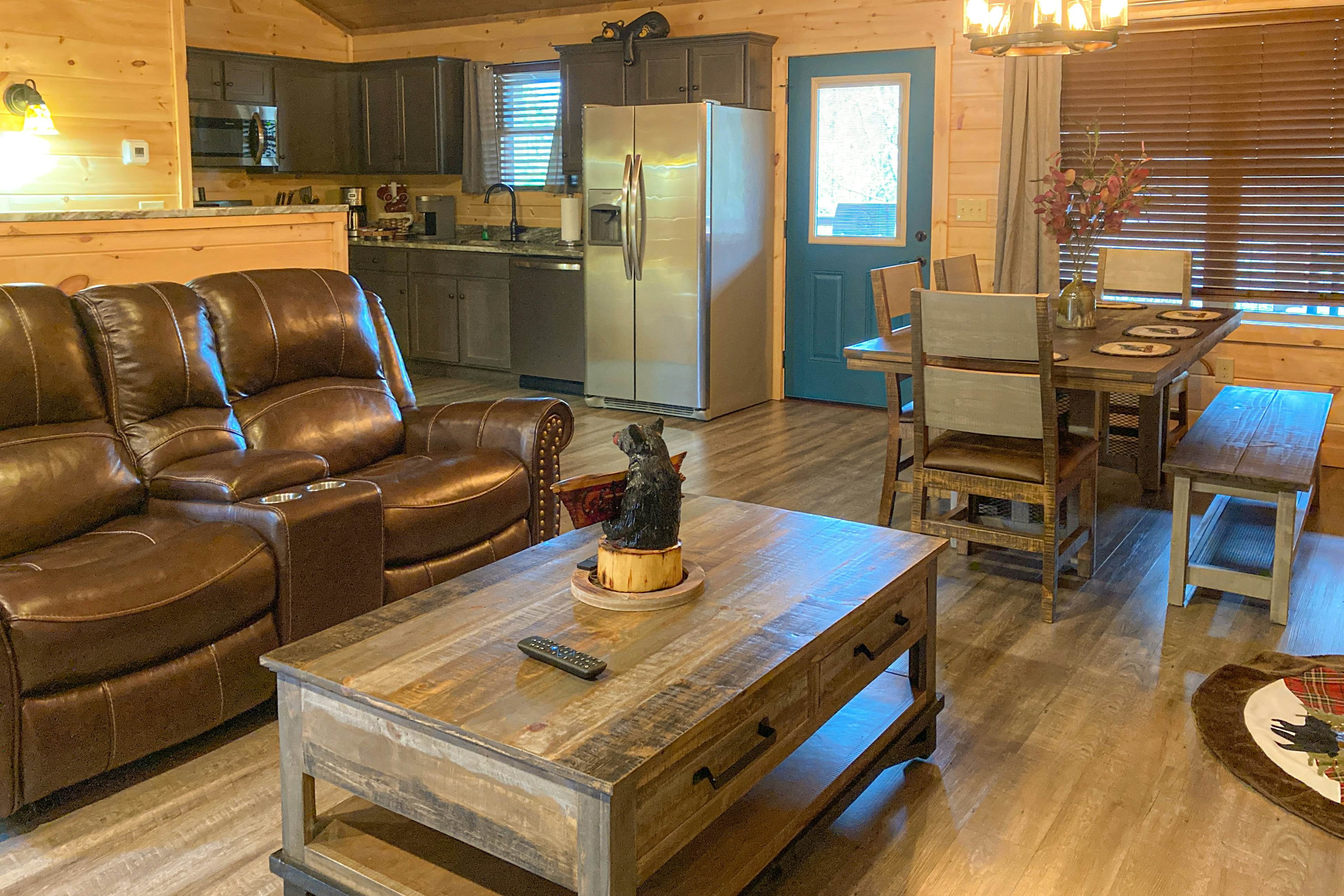 The Lazy Bear | 2 BD Pigeon Forge, TN Vacation Rental | Vacasa