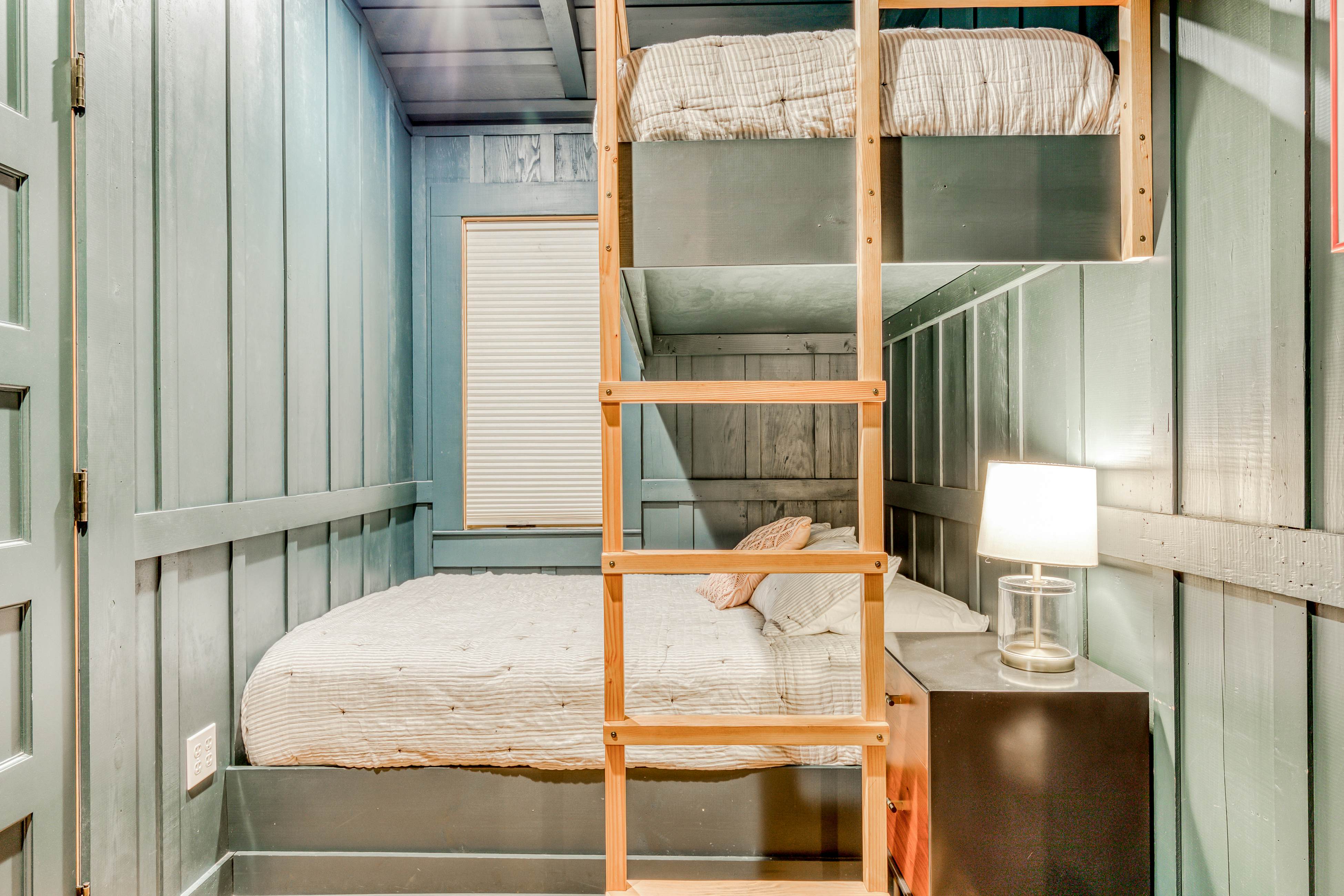 Hygge Cabin On The River