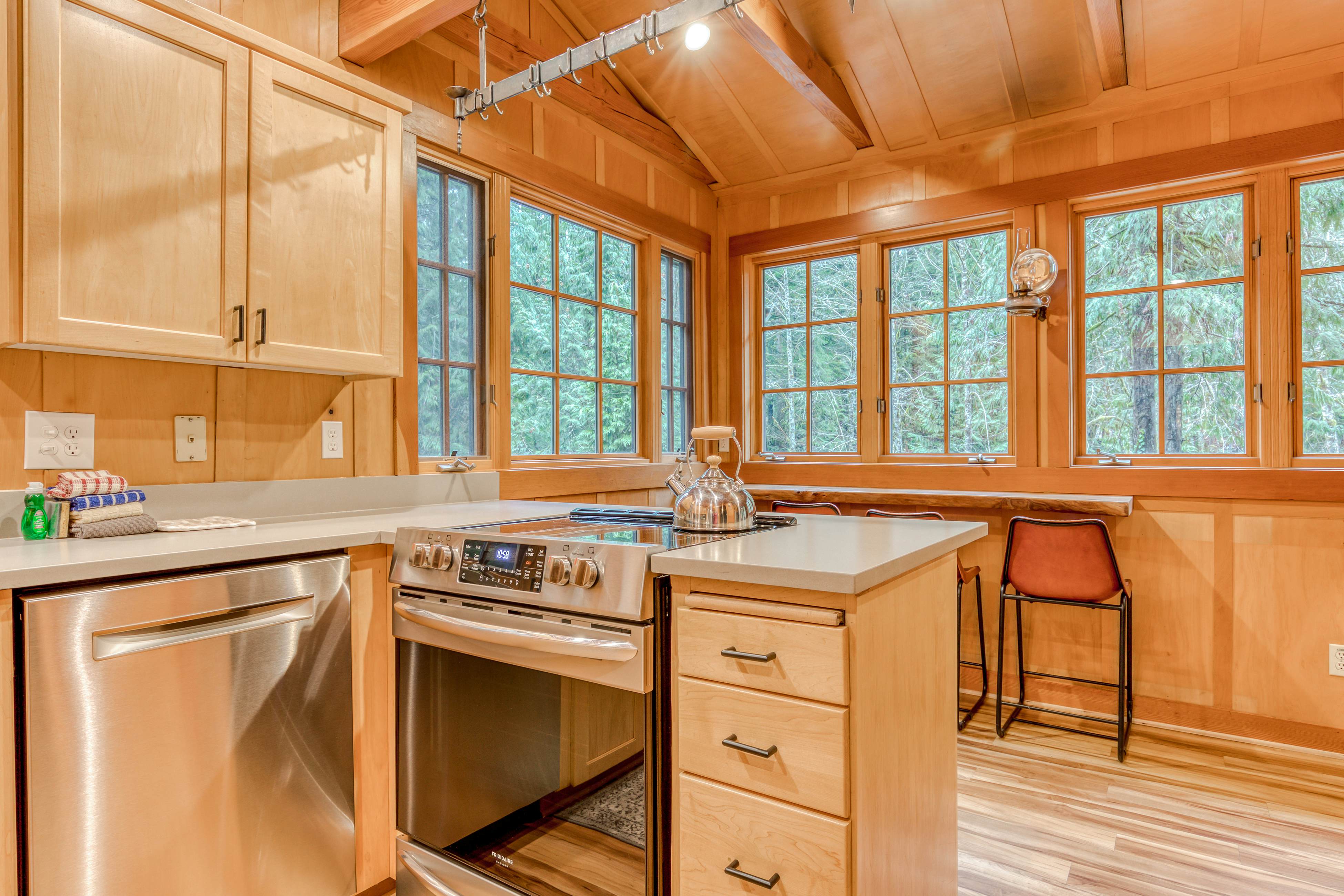 Hygge Cabin On The River