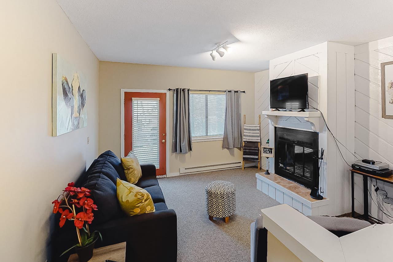 Okemo Trailside 19BL 1 BD Ludlow, VT Vacation Rental Vacasa