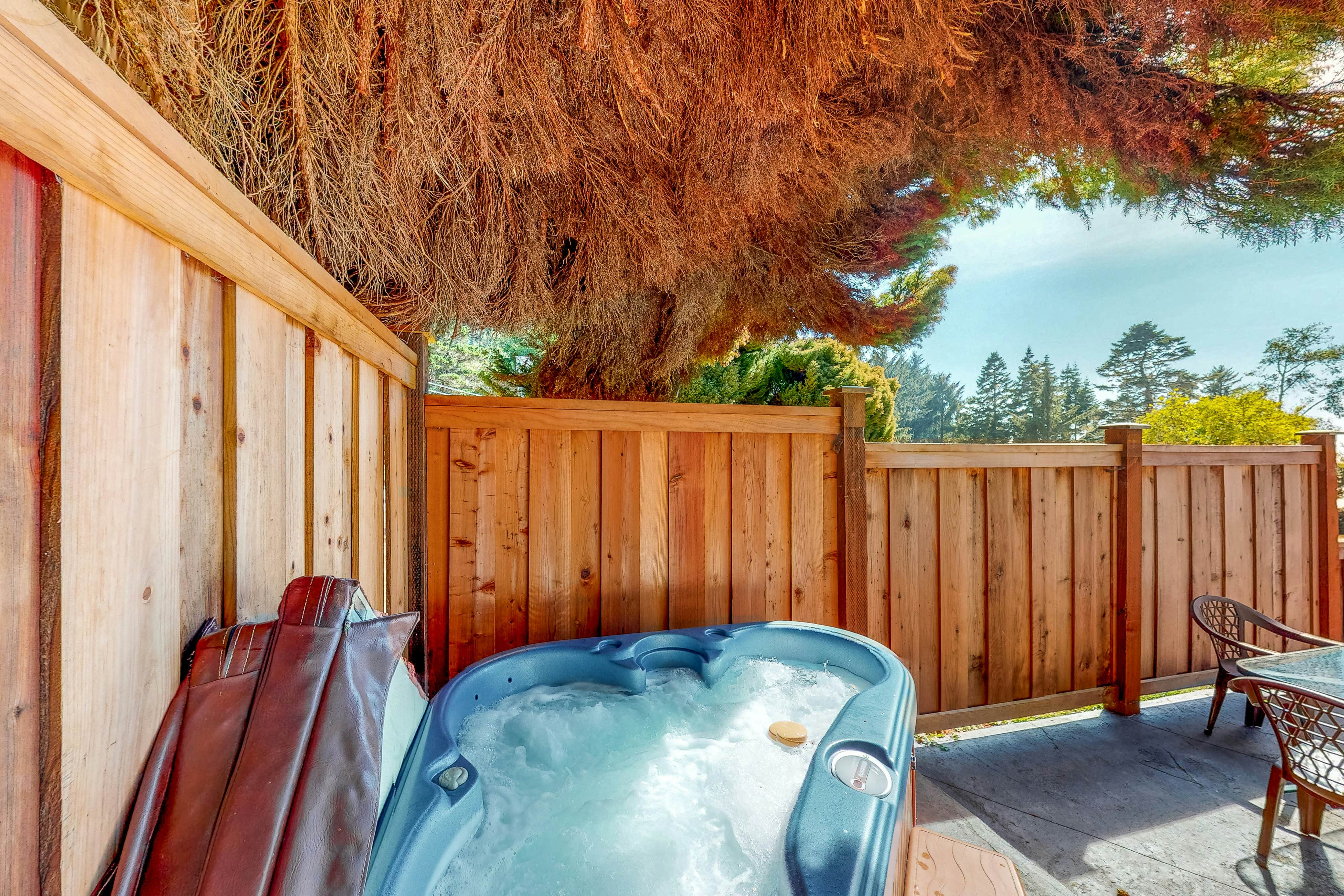 Alder Cottage 1 BD Trinidad, CA Vacation Rental Vacasa