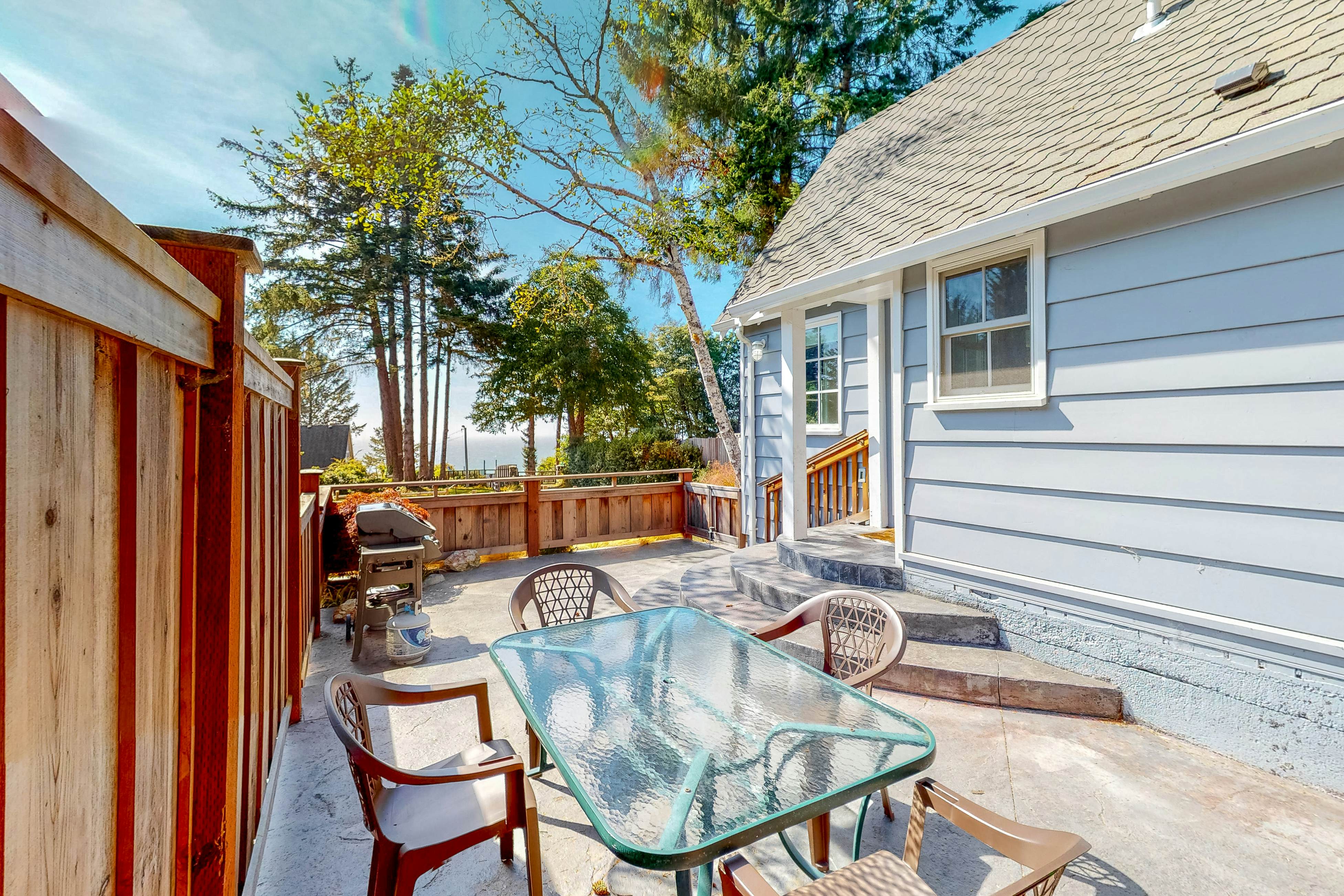 Alder Cottage 1 BD Trinidad, CA Vacation Rental Vacasa