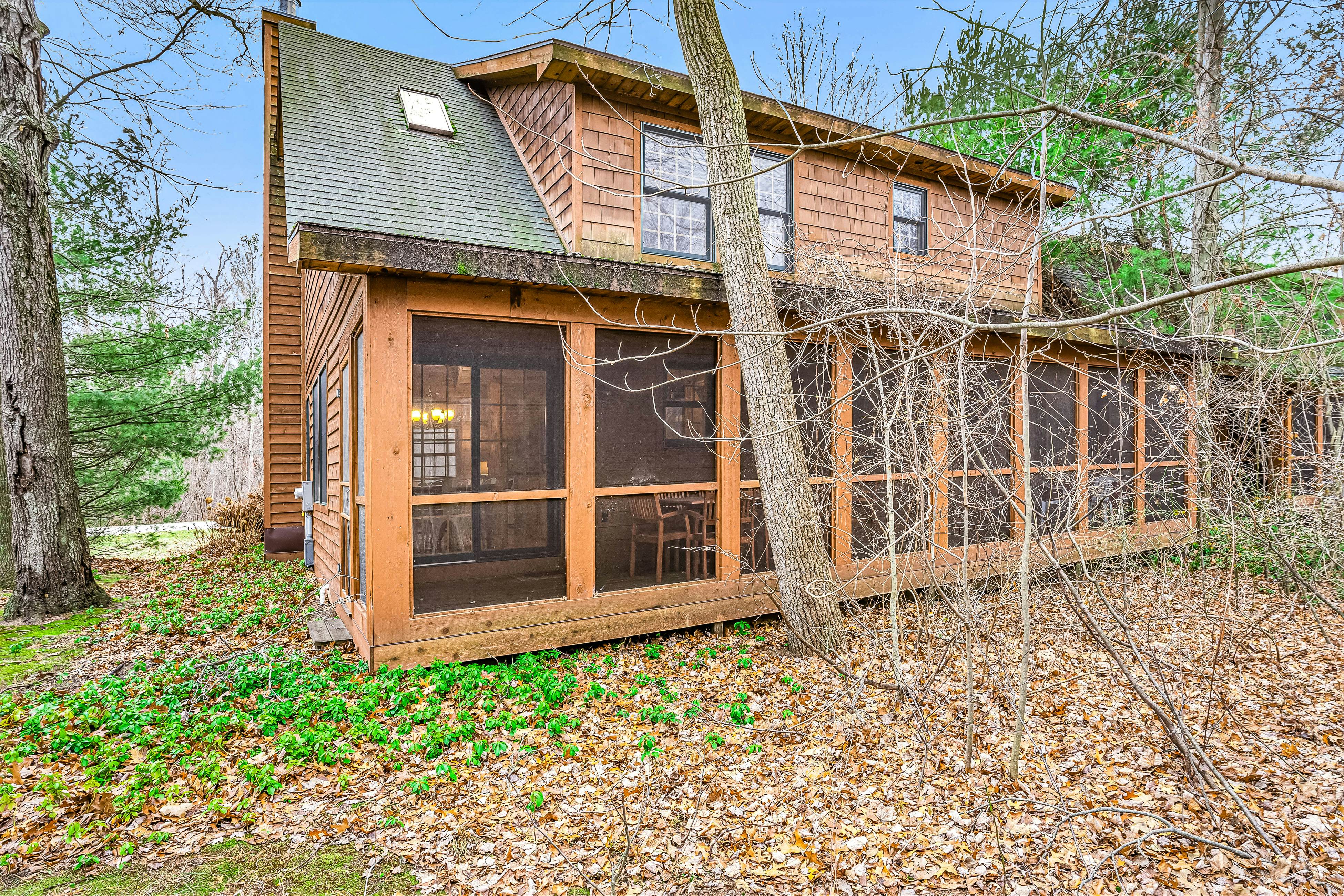 Kingfisher Cove Cabin 19