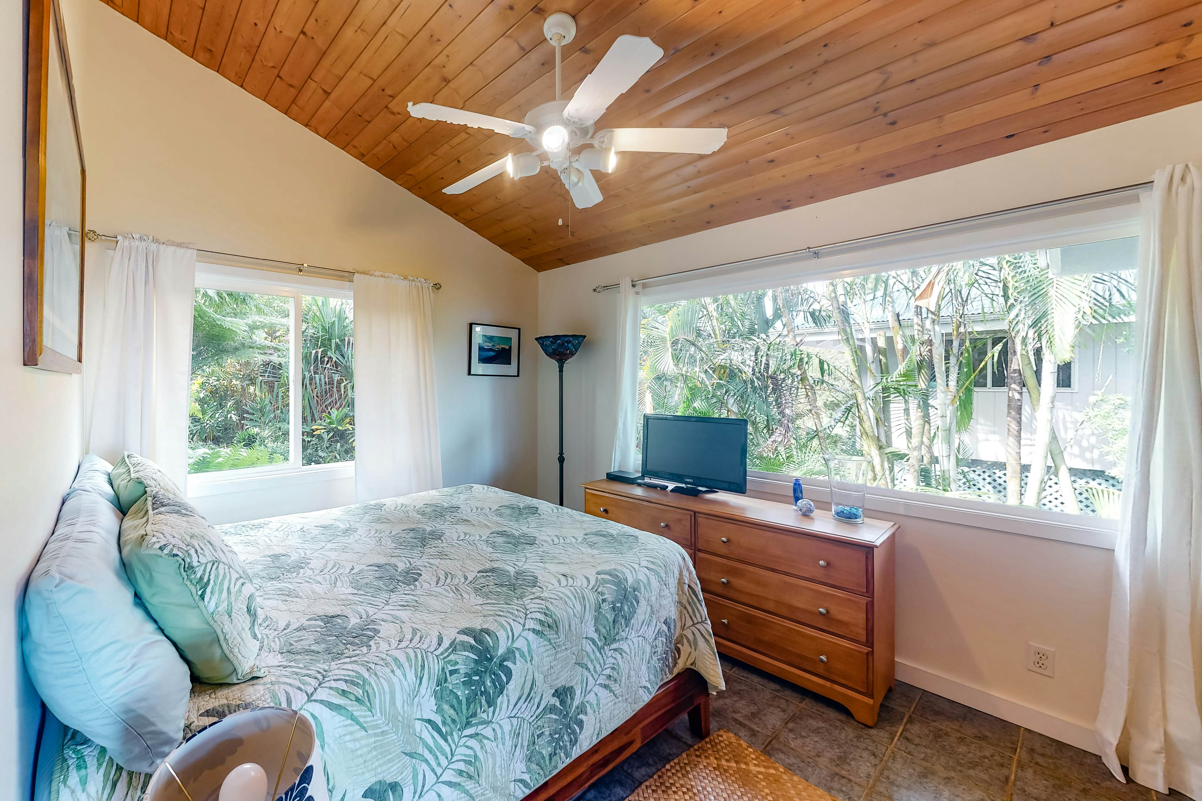 Waipio Glass House 2 BD Honokaa, HI Vacation Rental Vacasa