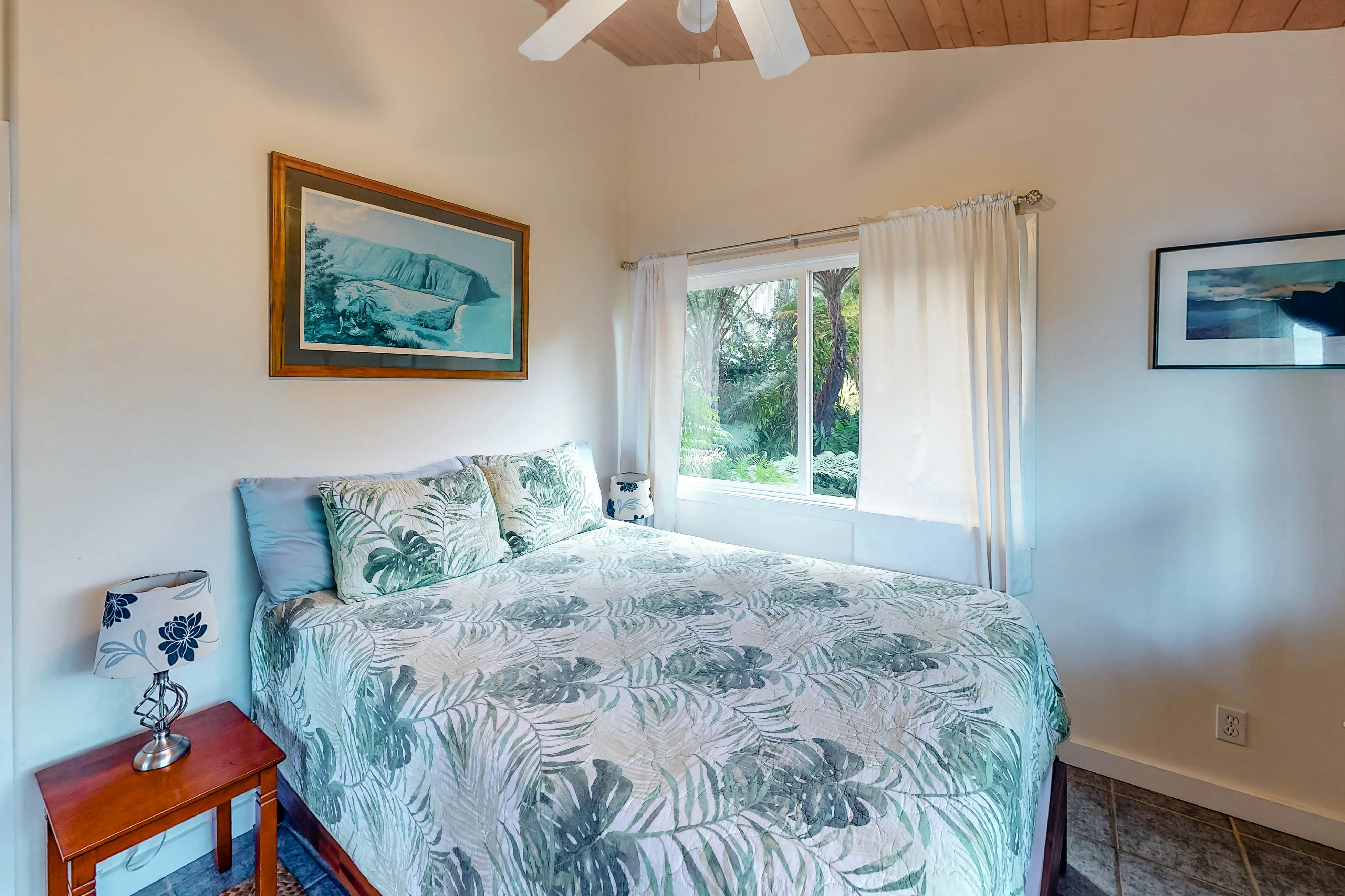 Waipio Glass House 2 BD Honokaa, HI Vacation Rental Vacasa