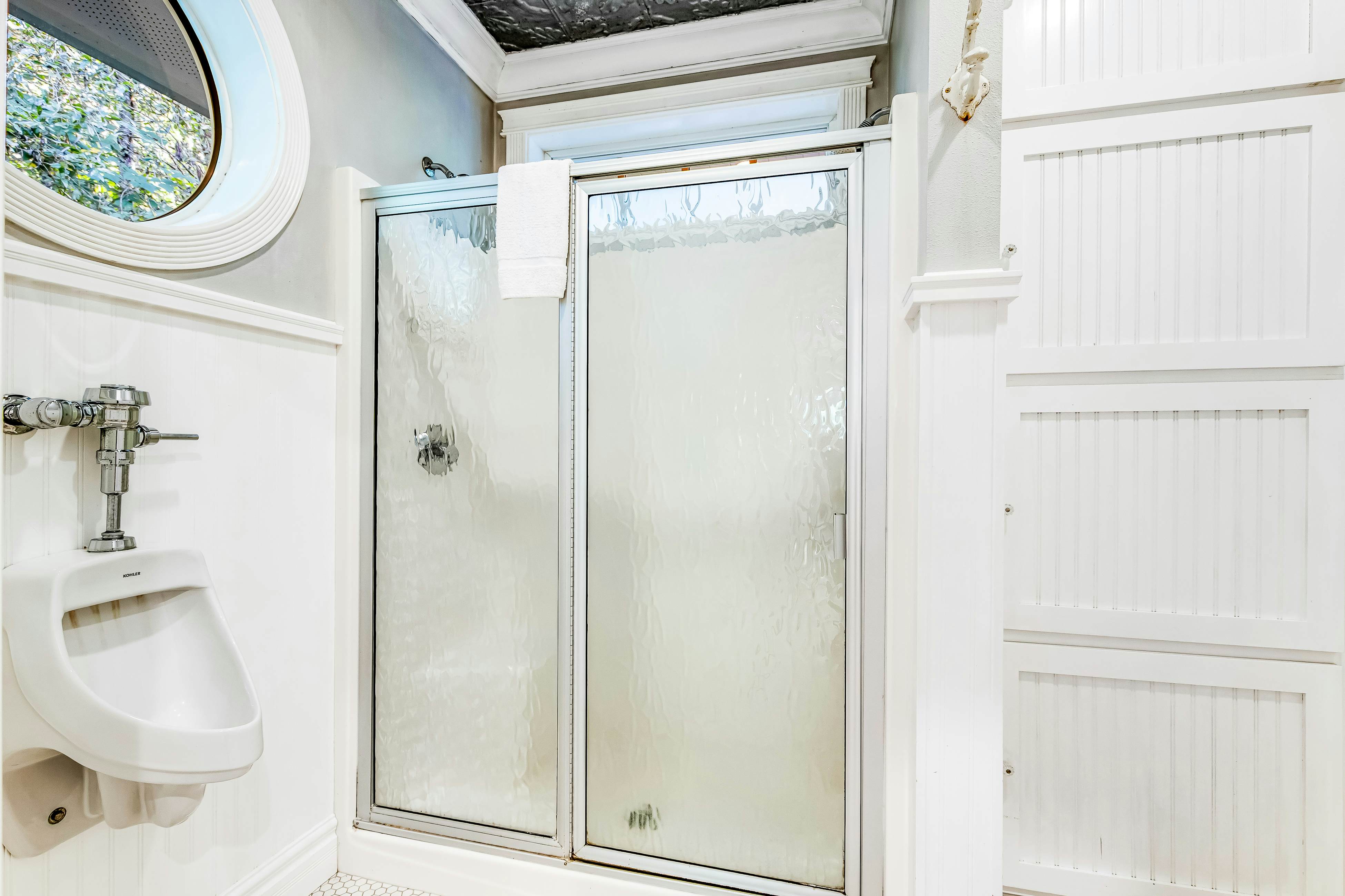 Peaceful Whispering Creek Farmhouse in Sequim