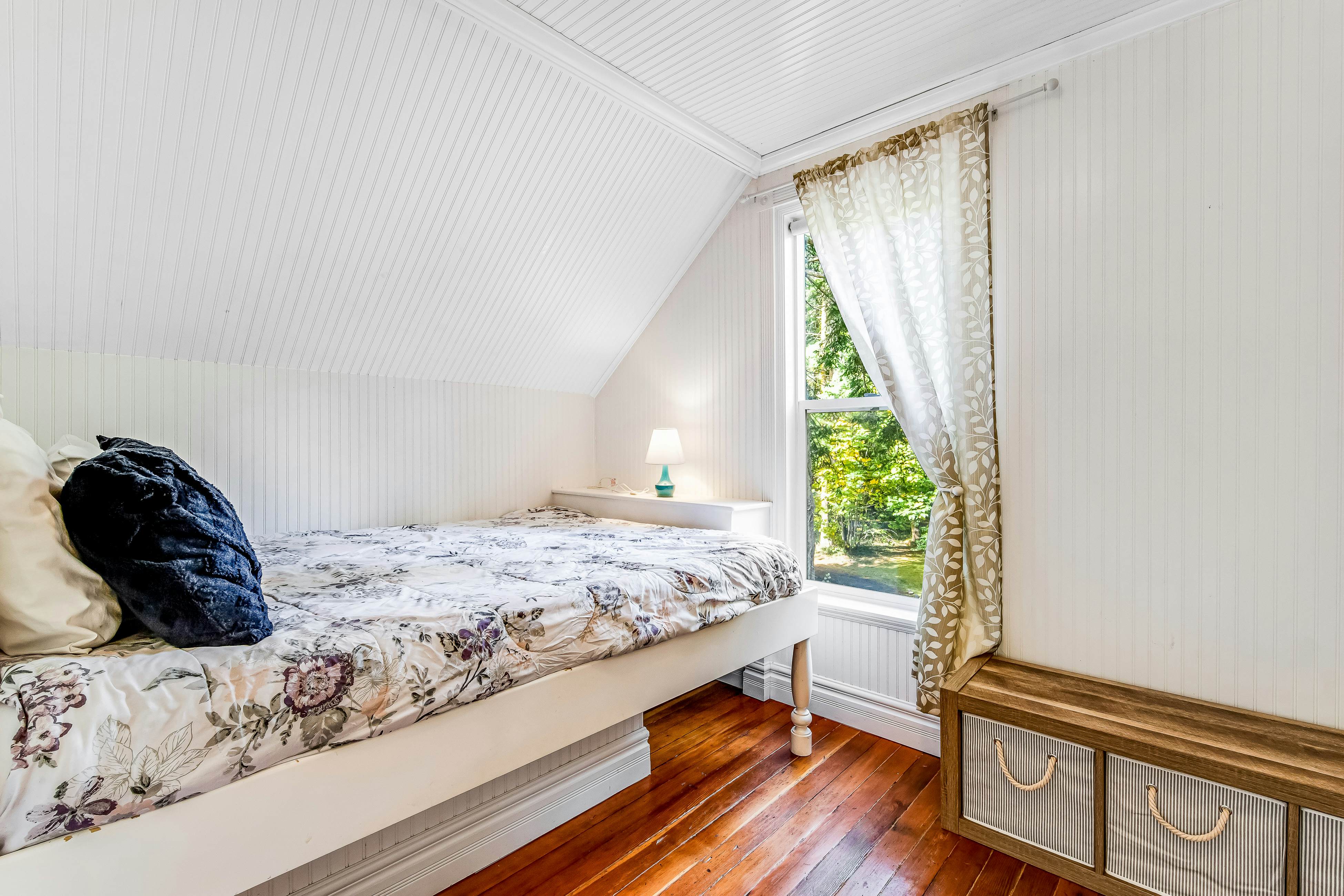 Peaceful Whispering Creek Farmhouse in Sequim