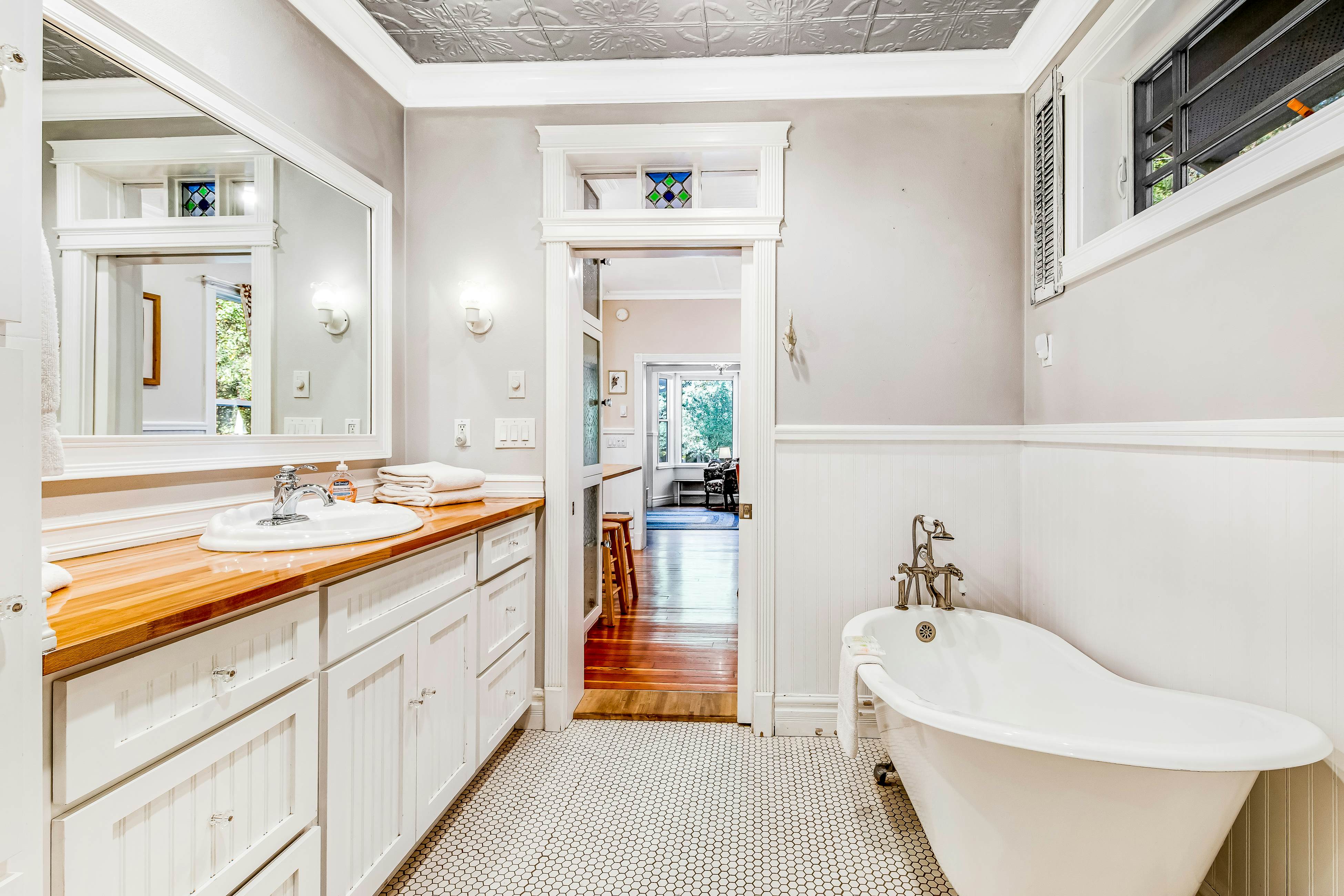 Peaceful Whispering Creek Farmhouse in Sequim