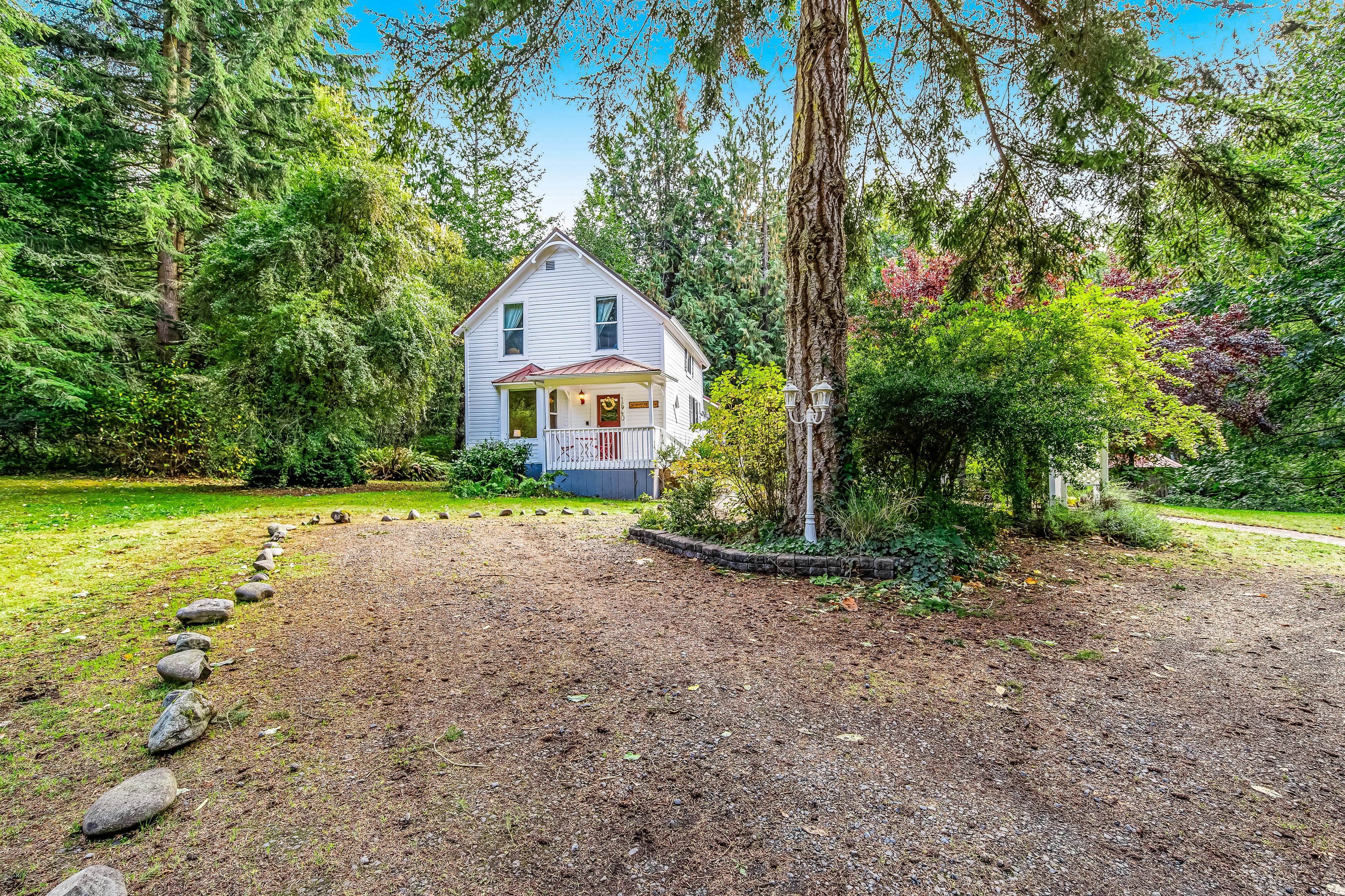 Peaceful Whispering Creek Farmhouse in Sequim