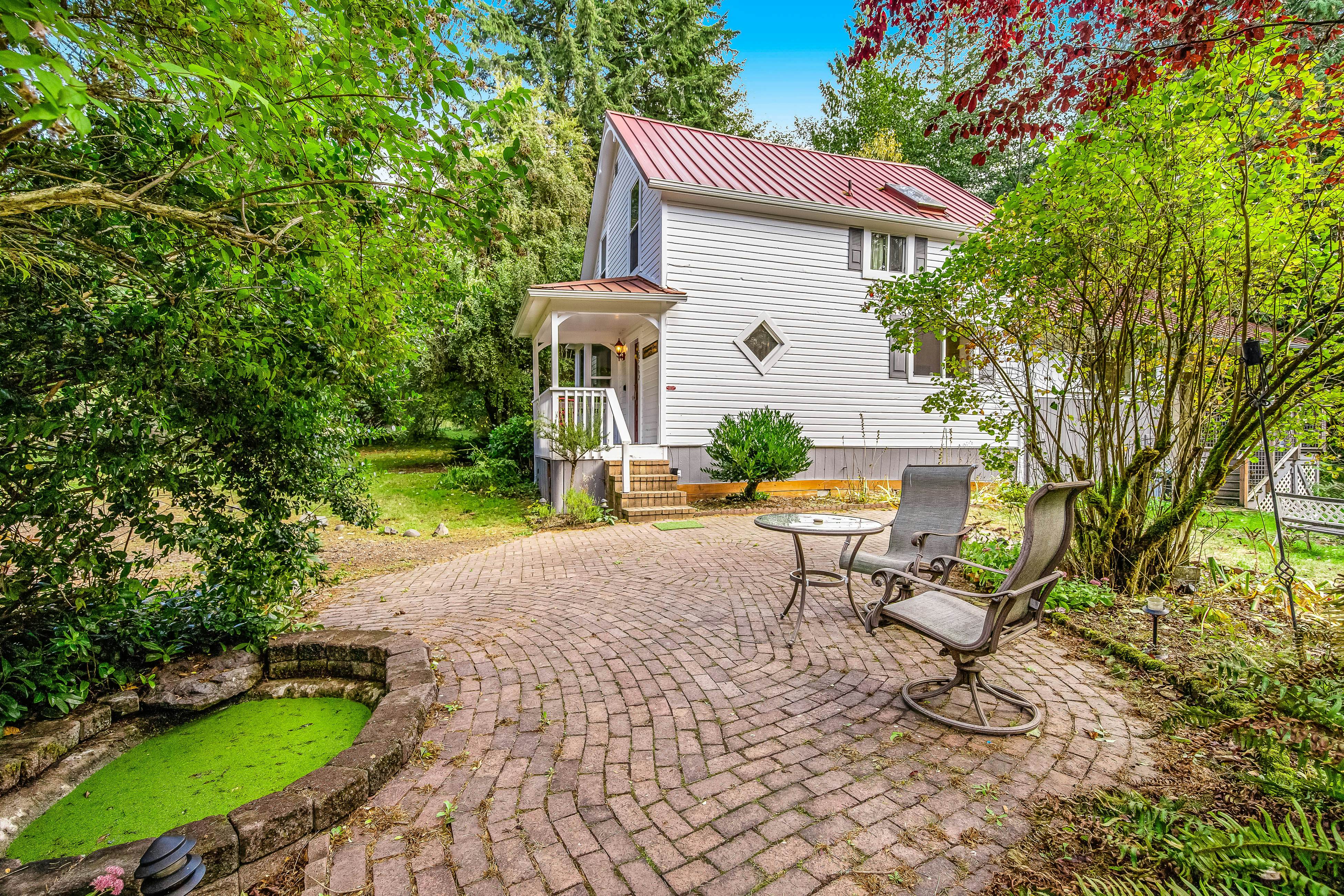 Peaceful Whispering Creek Farmhouse in Sequim