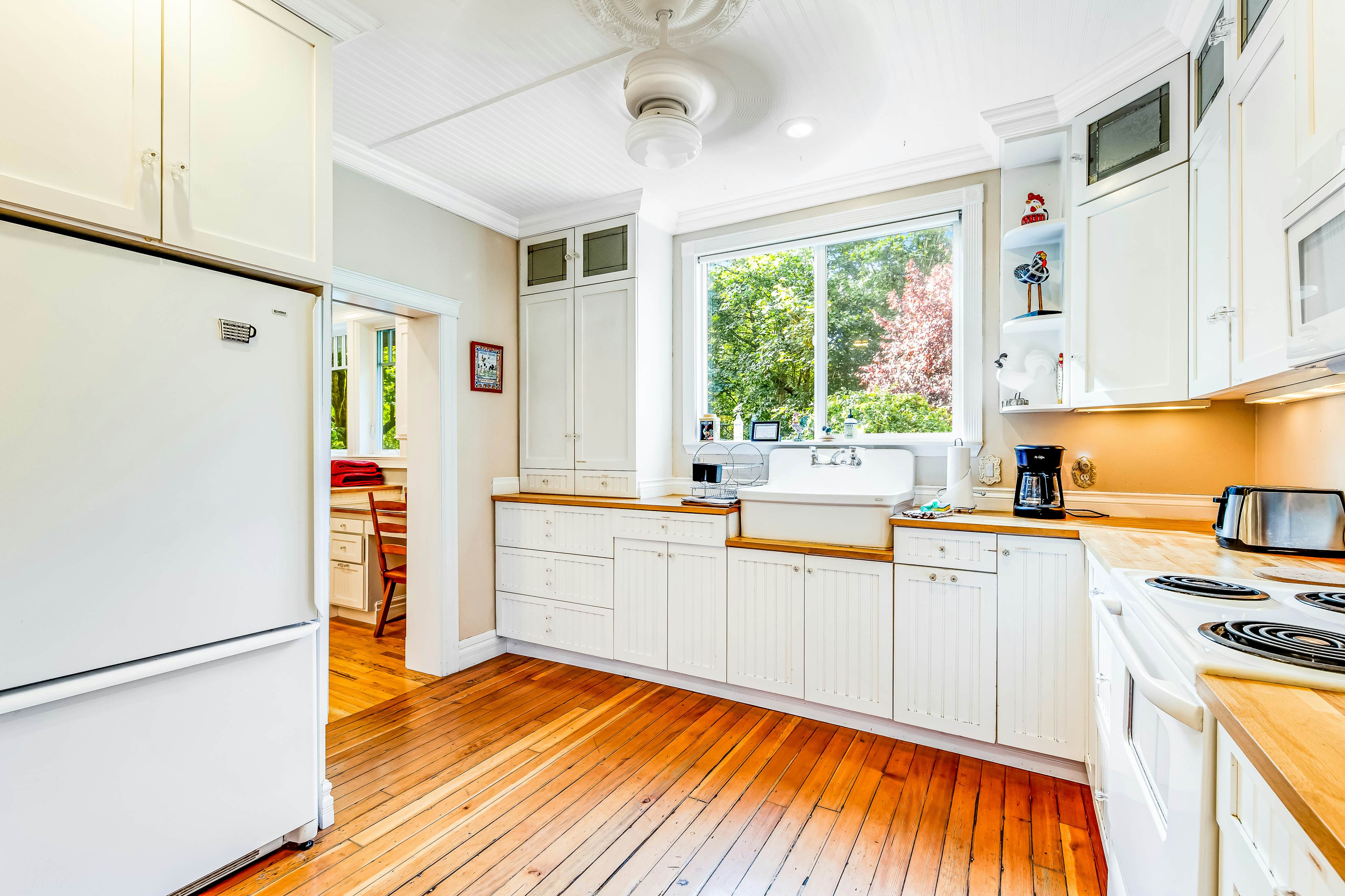 Peaceful Whispering Creek Farmhouse in Sequim