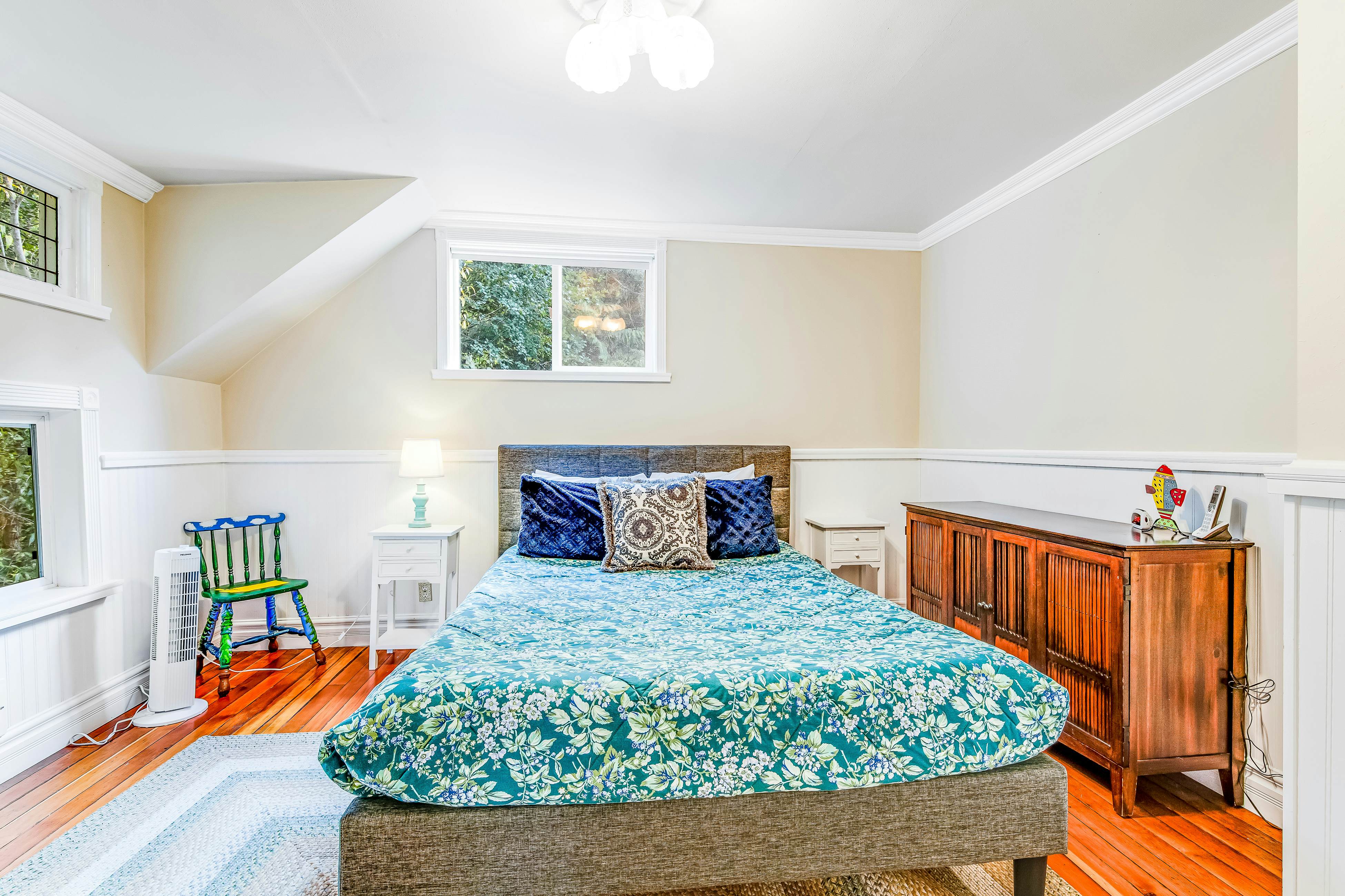 Peaceful Whispering Creek Farmhouse in Sequim