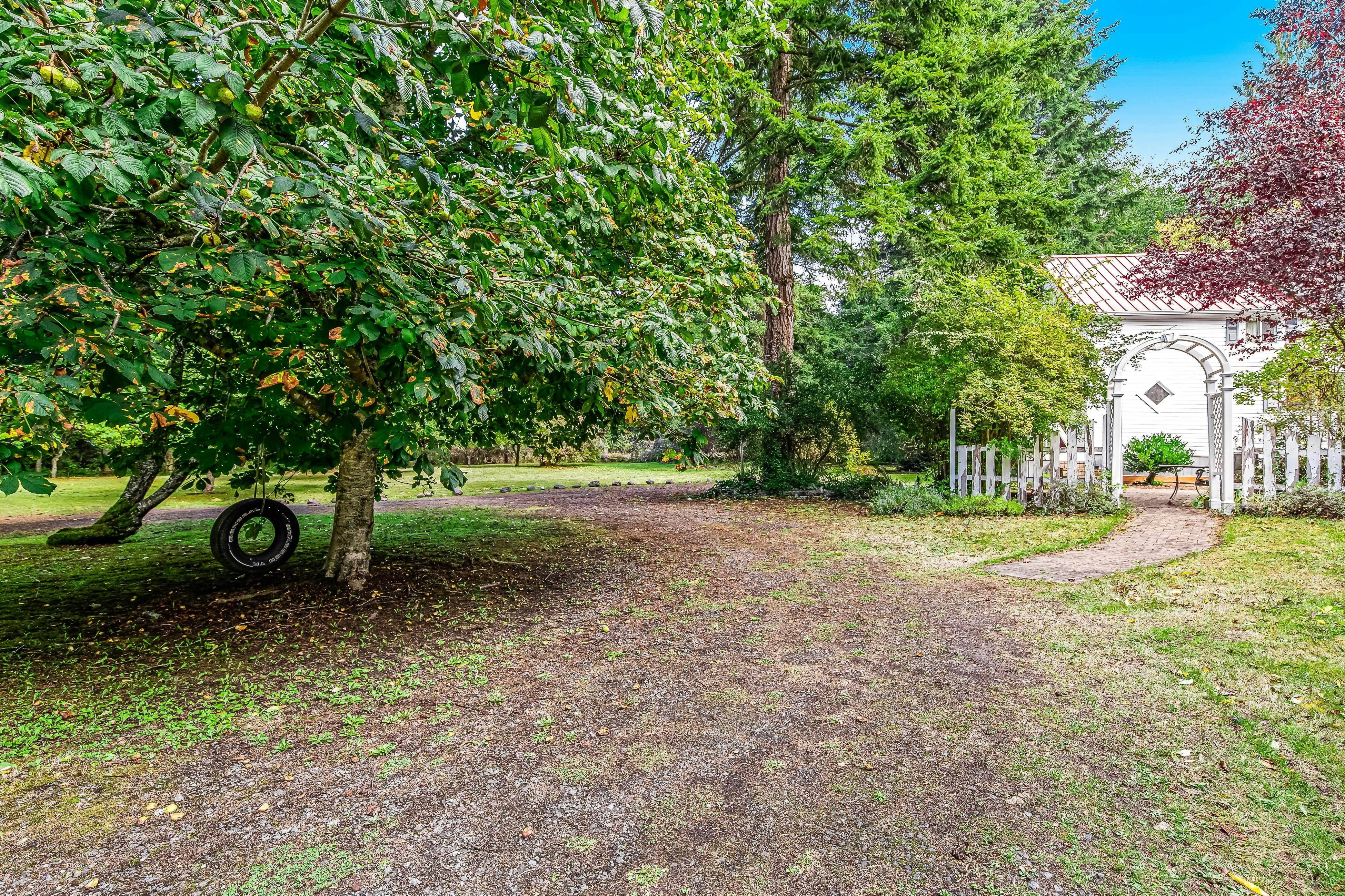 Peaceful Whispering Creek Farmhouse in Sequim