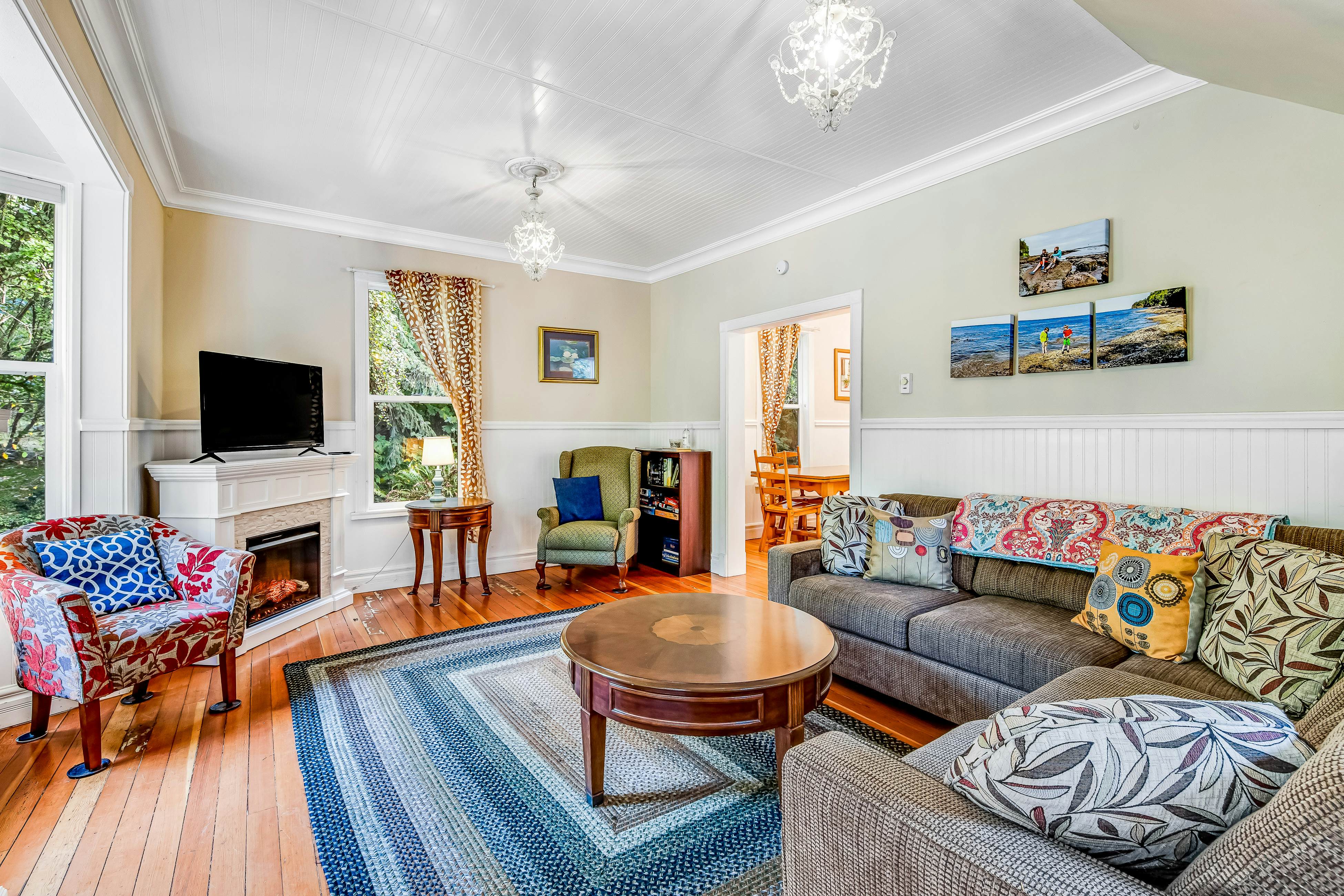 Peaceful Whispering Creek Farmhouse in Sequim