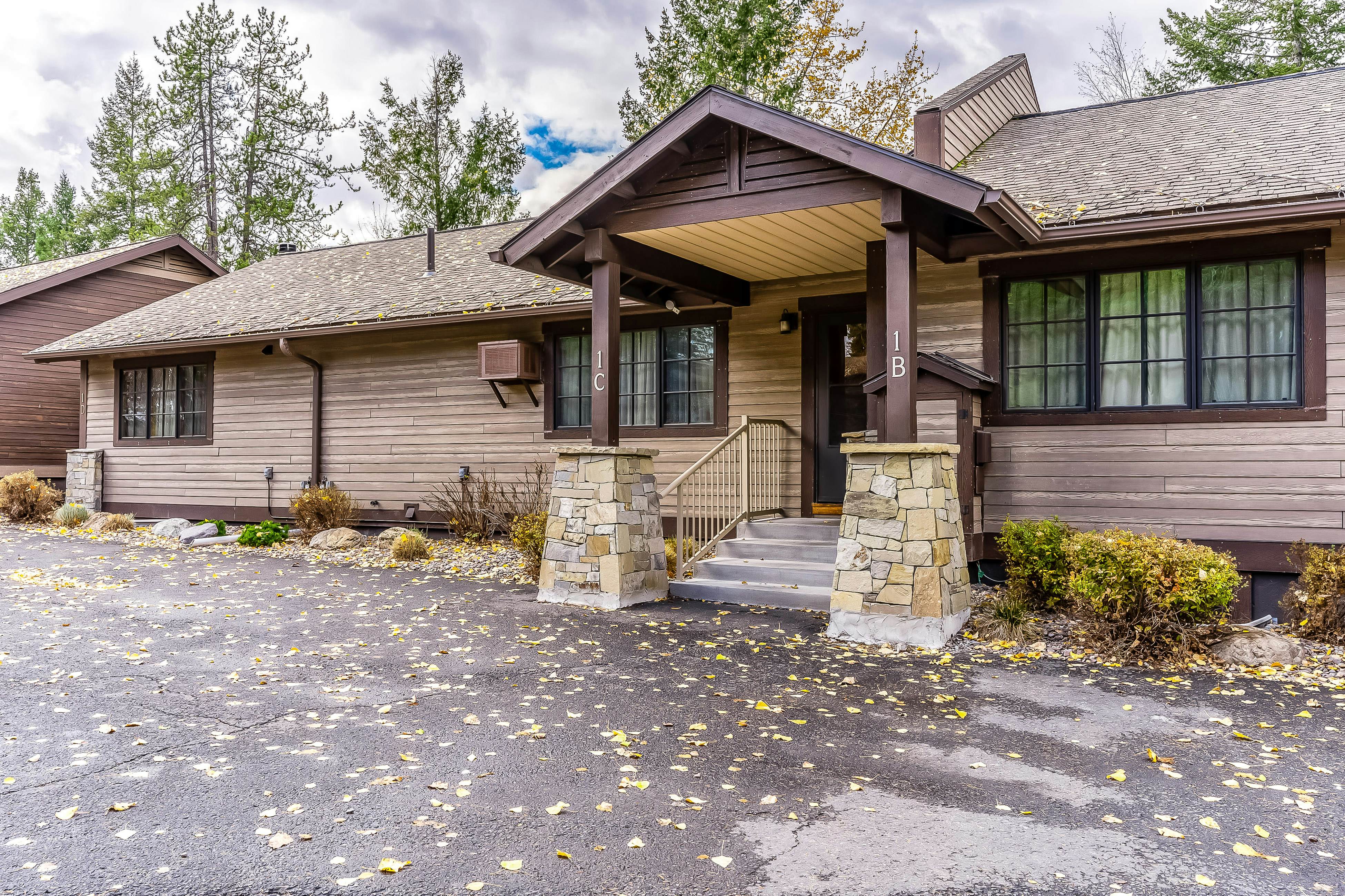 Bay Point Lakefront 1B Down