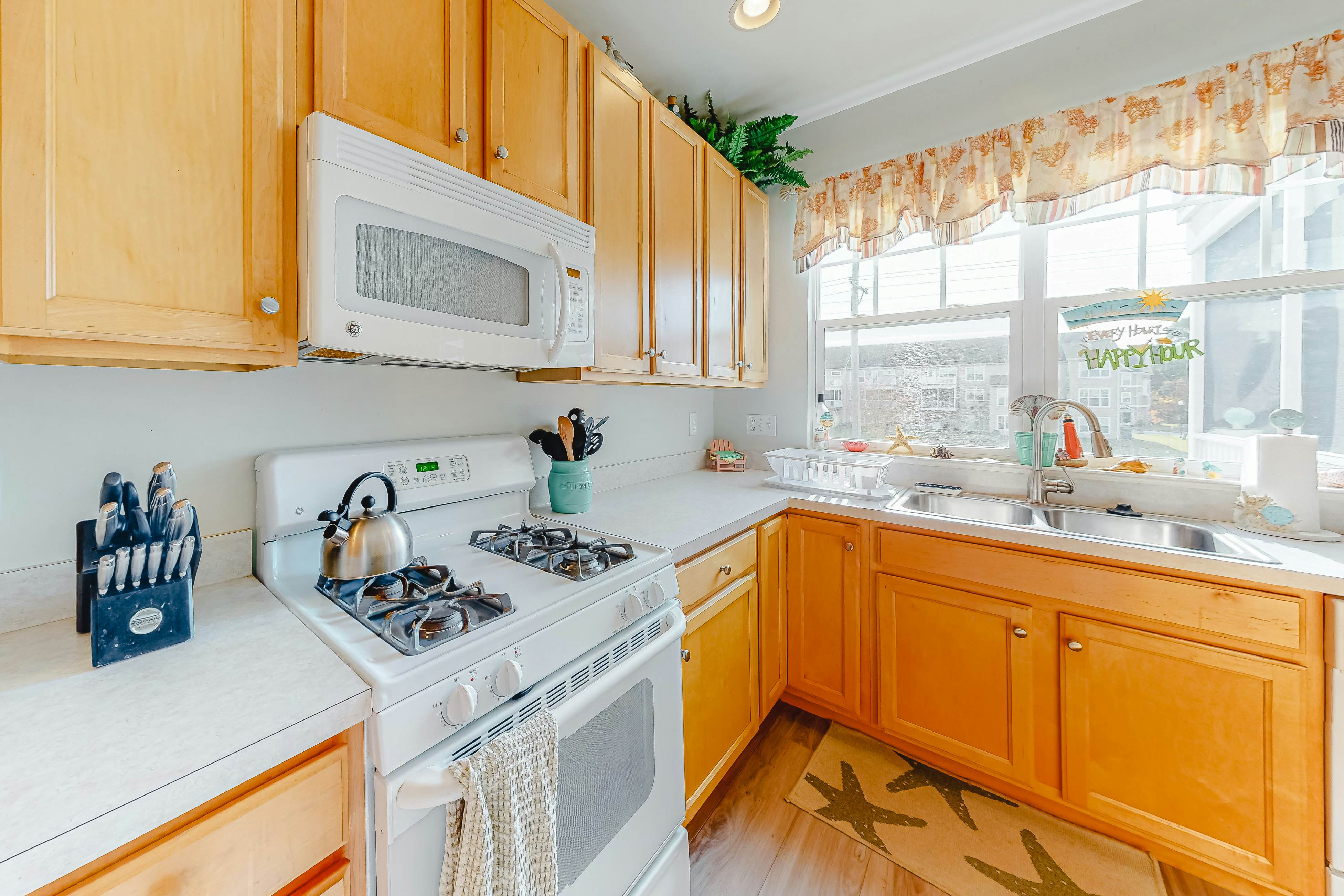 Kensington Court - 32759 Kensington Ct