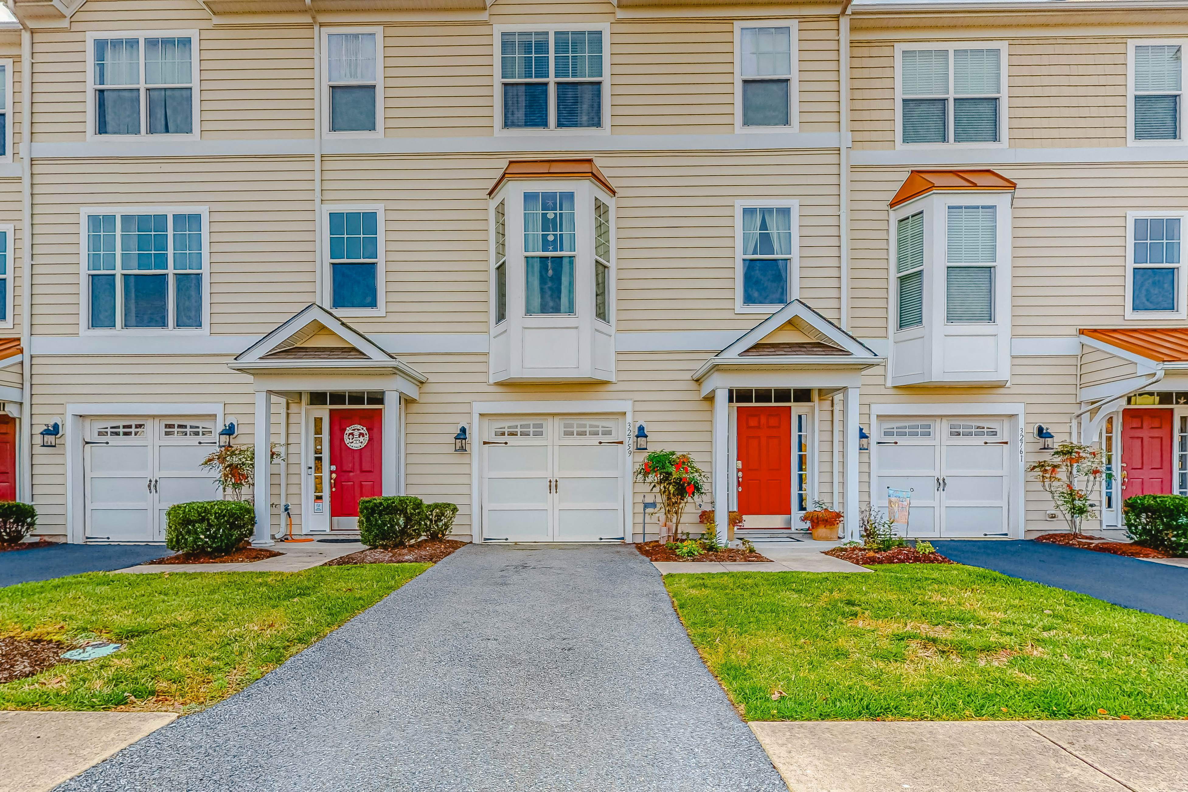 Kensington Court - 32759 Kensington Ct