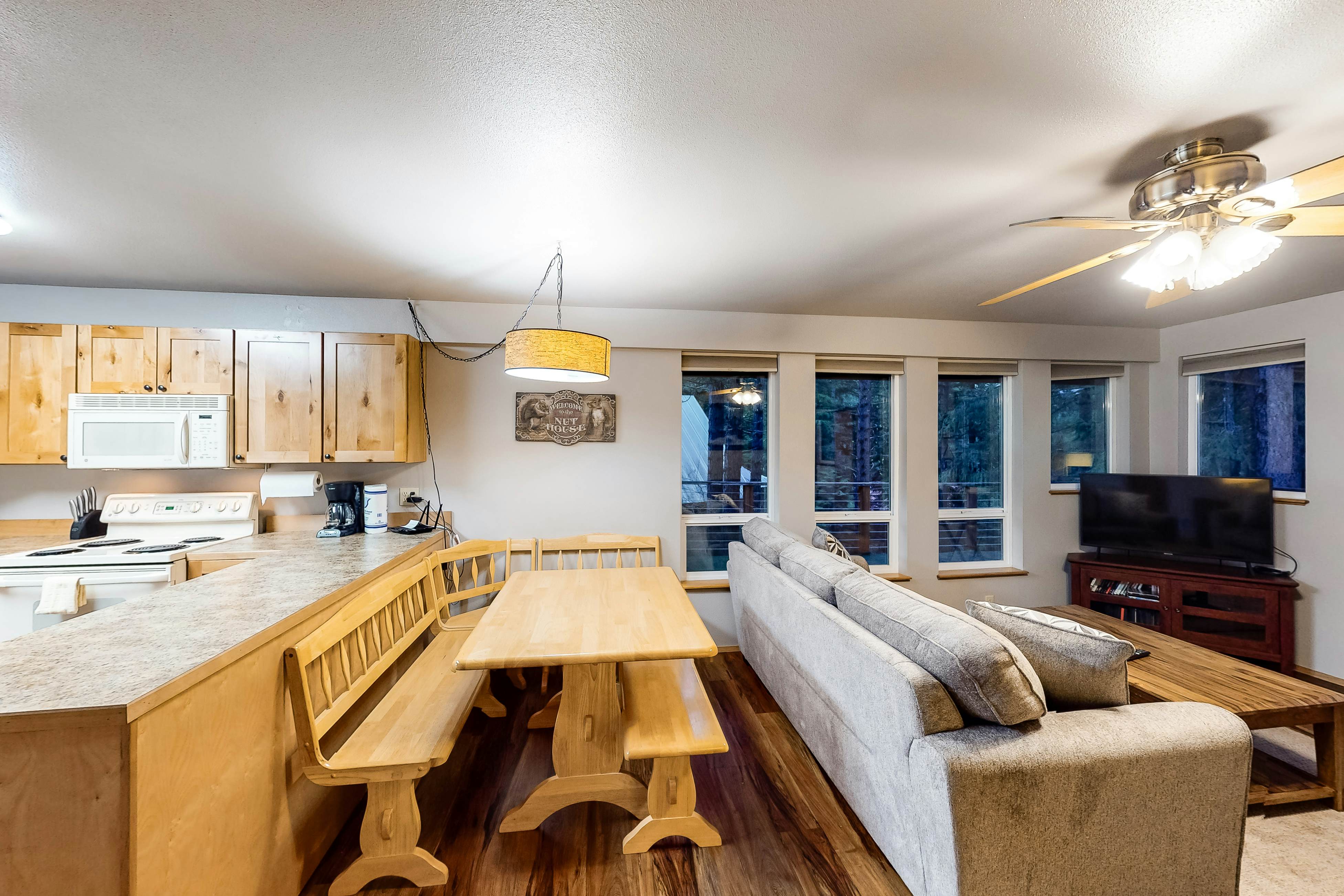 Towering Pines Cabin & Game Room