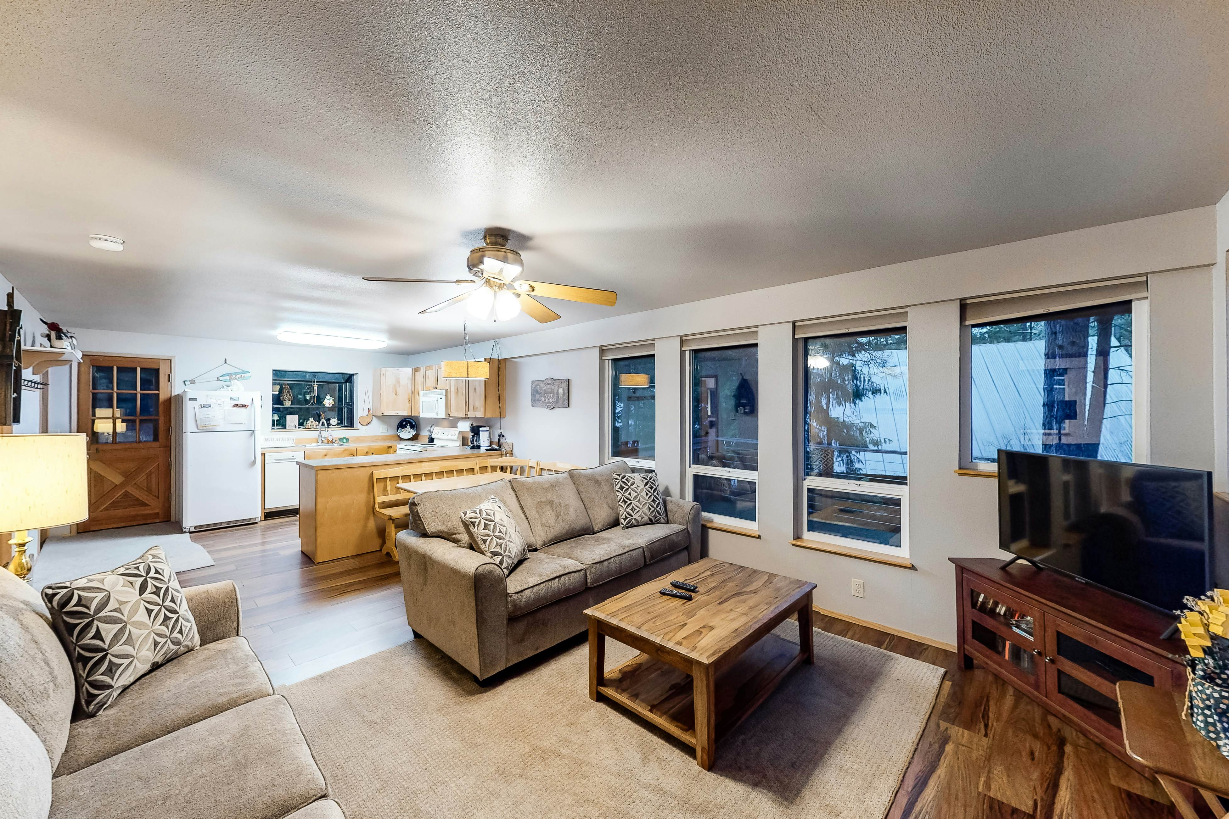 Towering Pines Cabin & Game Room