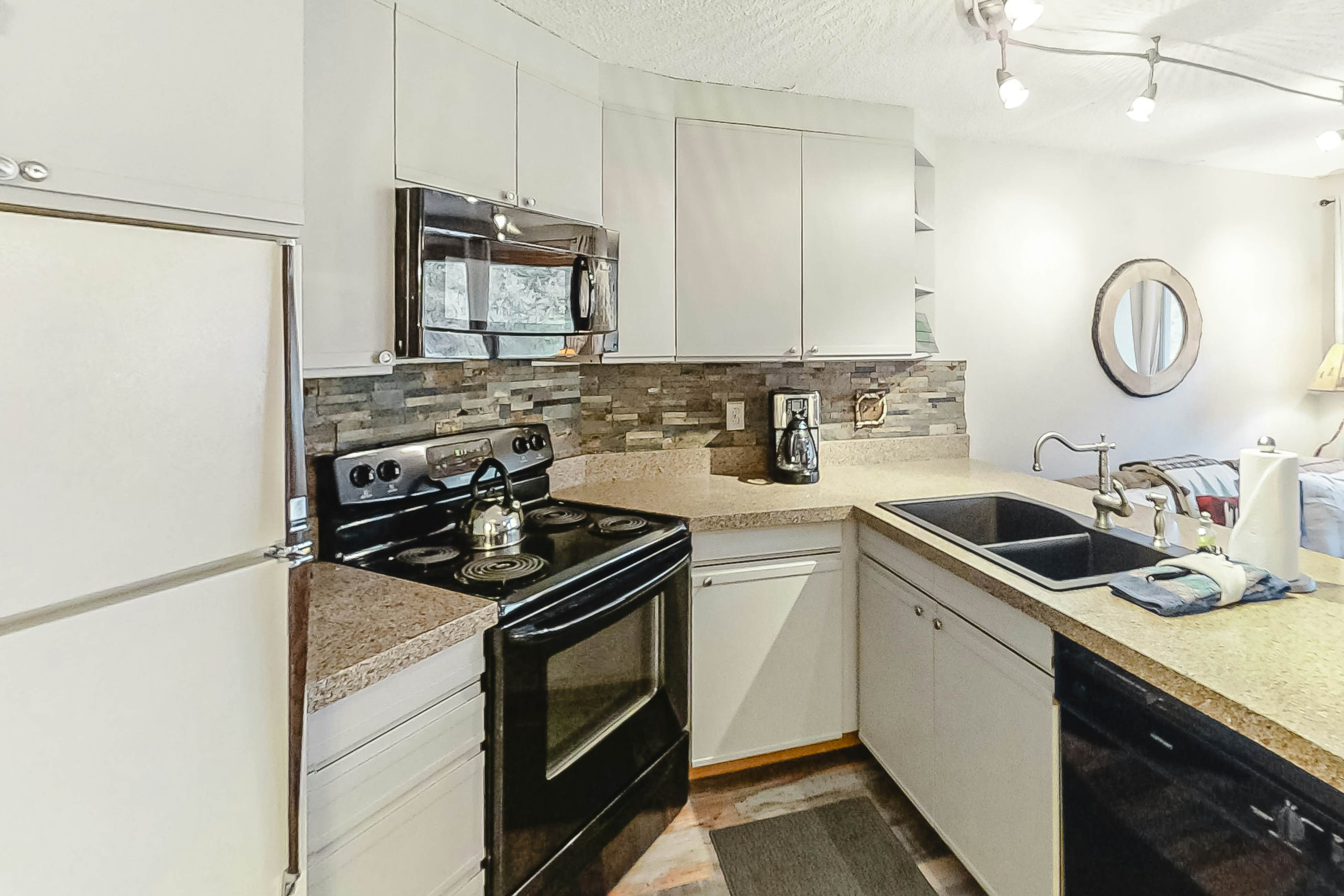 Iron Horse Resort D3084--Studio