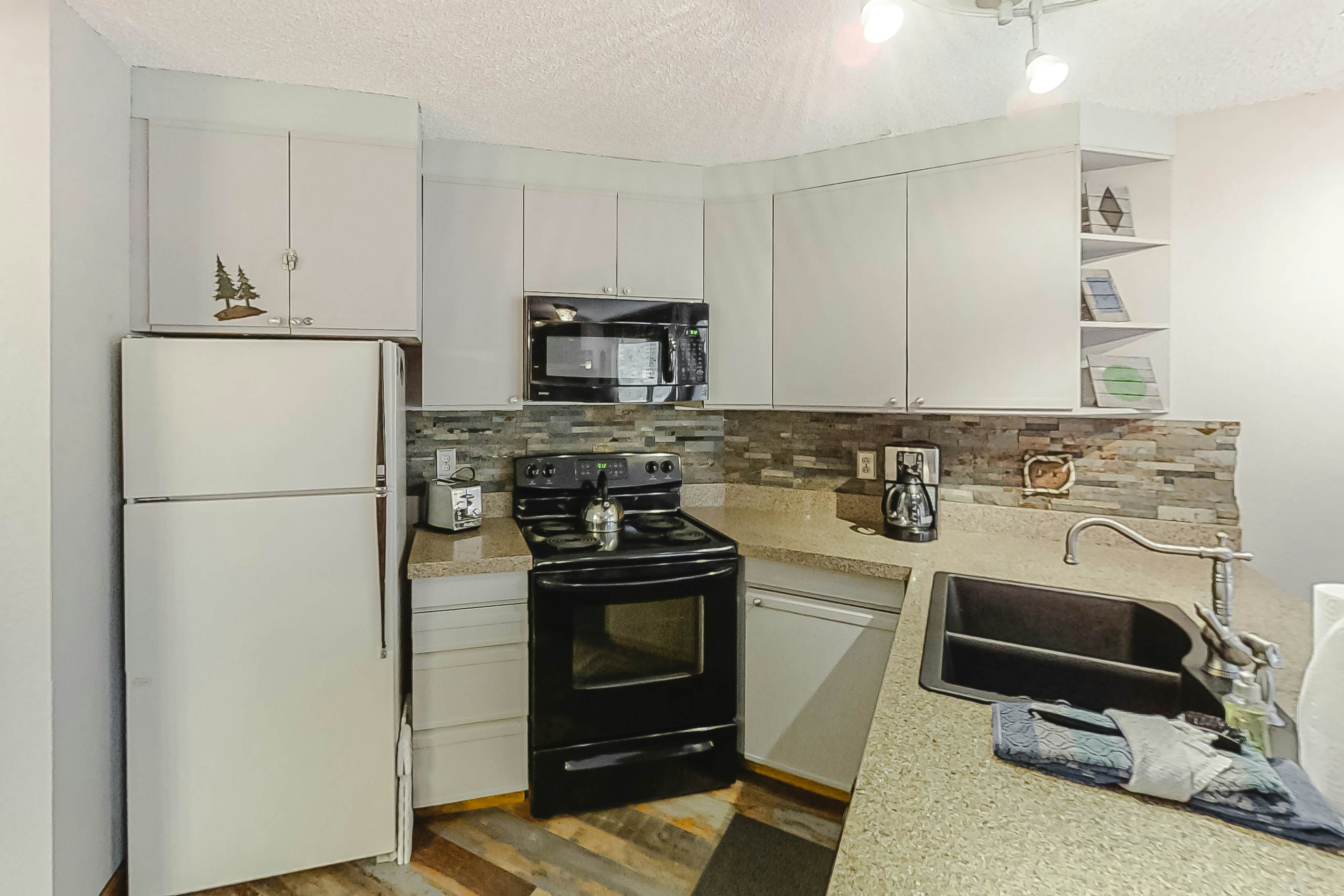 Iron Horse Resort D3084--Studio