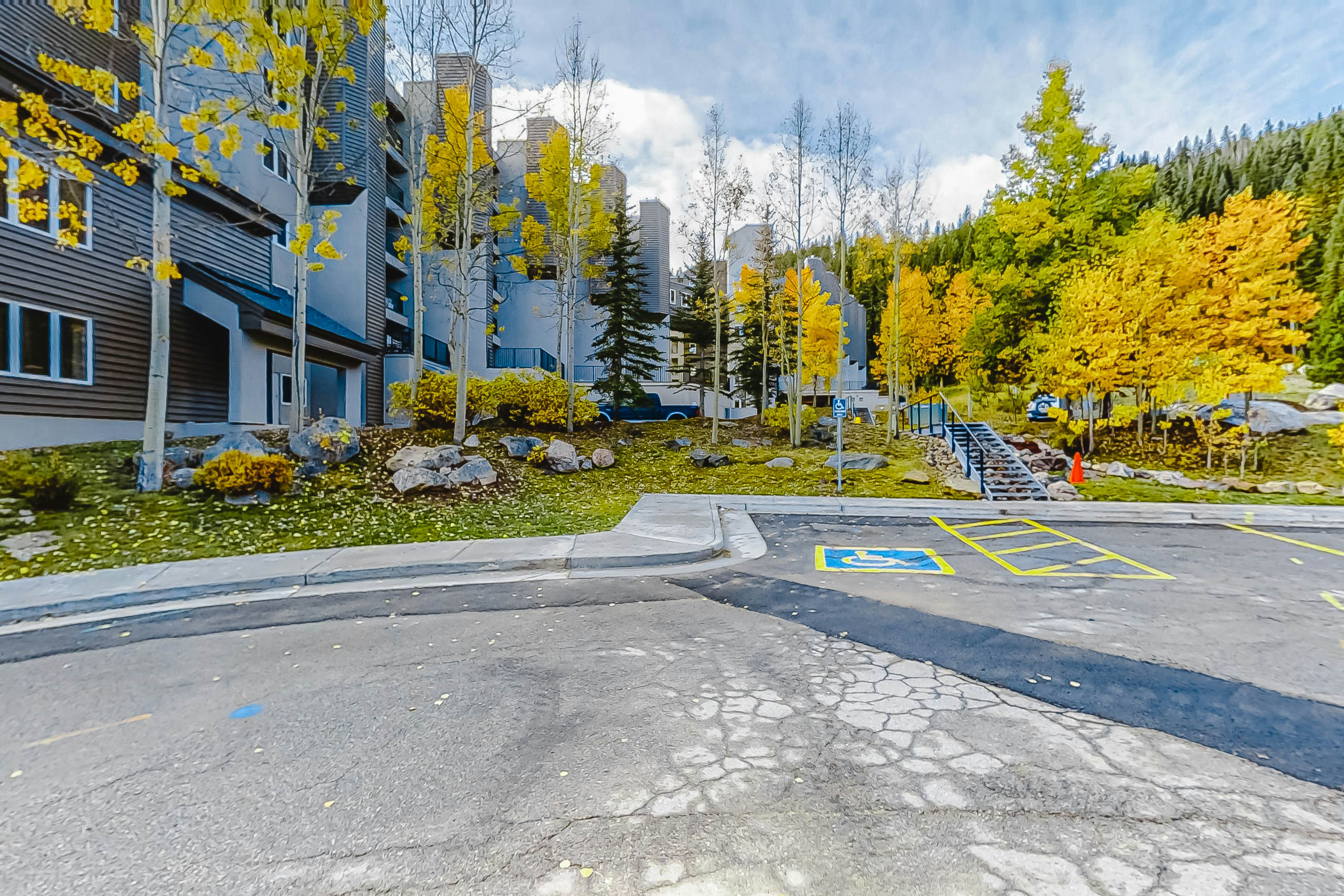 Iron Horse Resort D3084--Studio