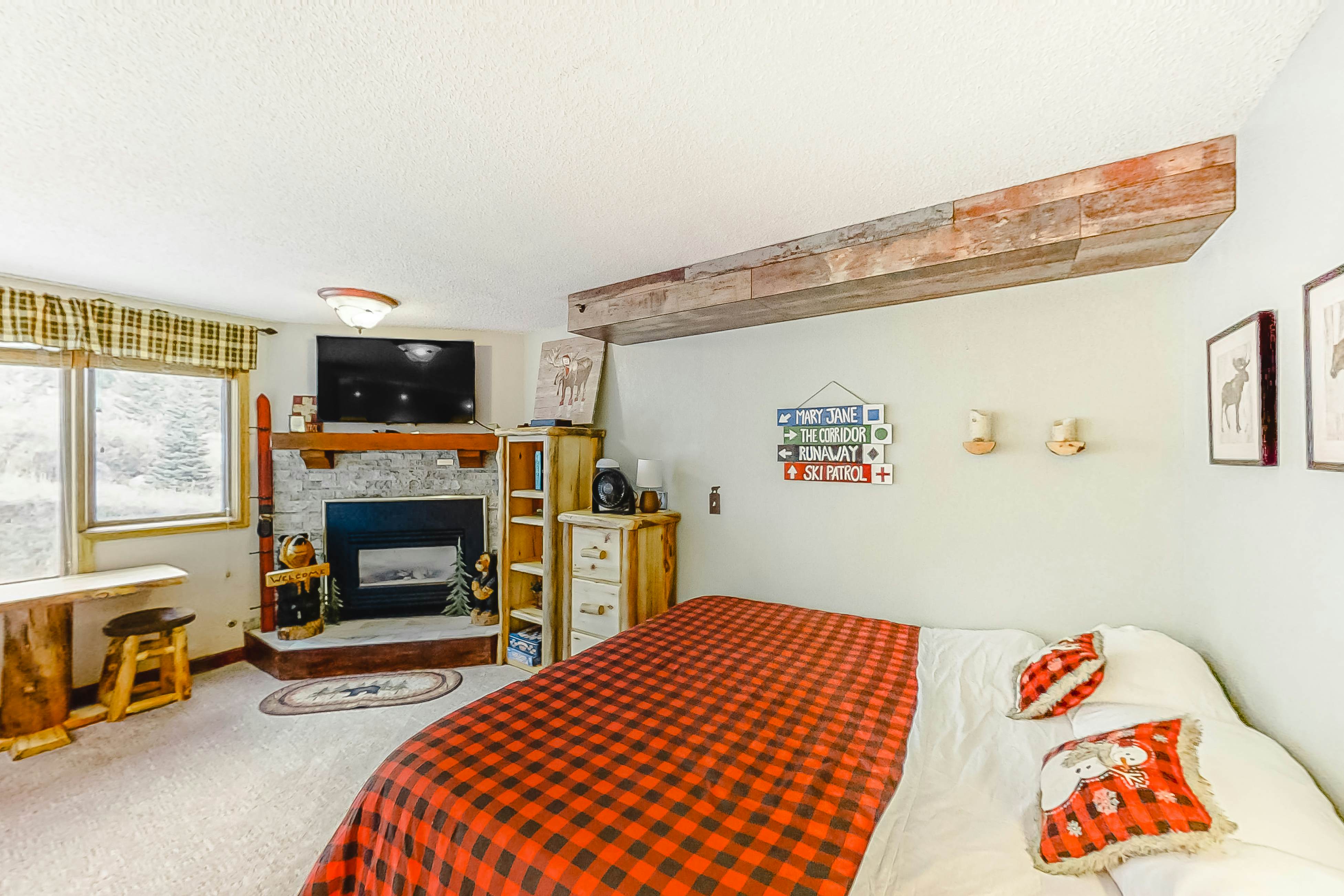 Iron Horse Resort D3084--Studio